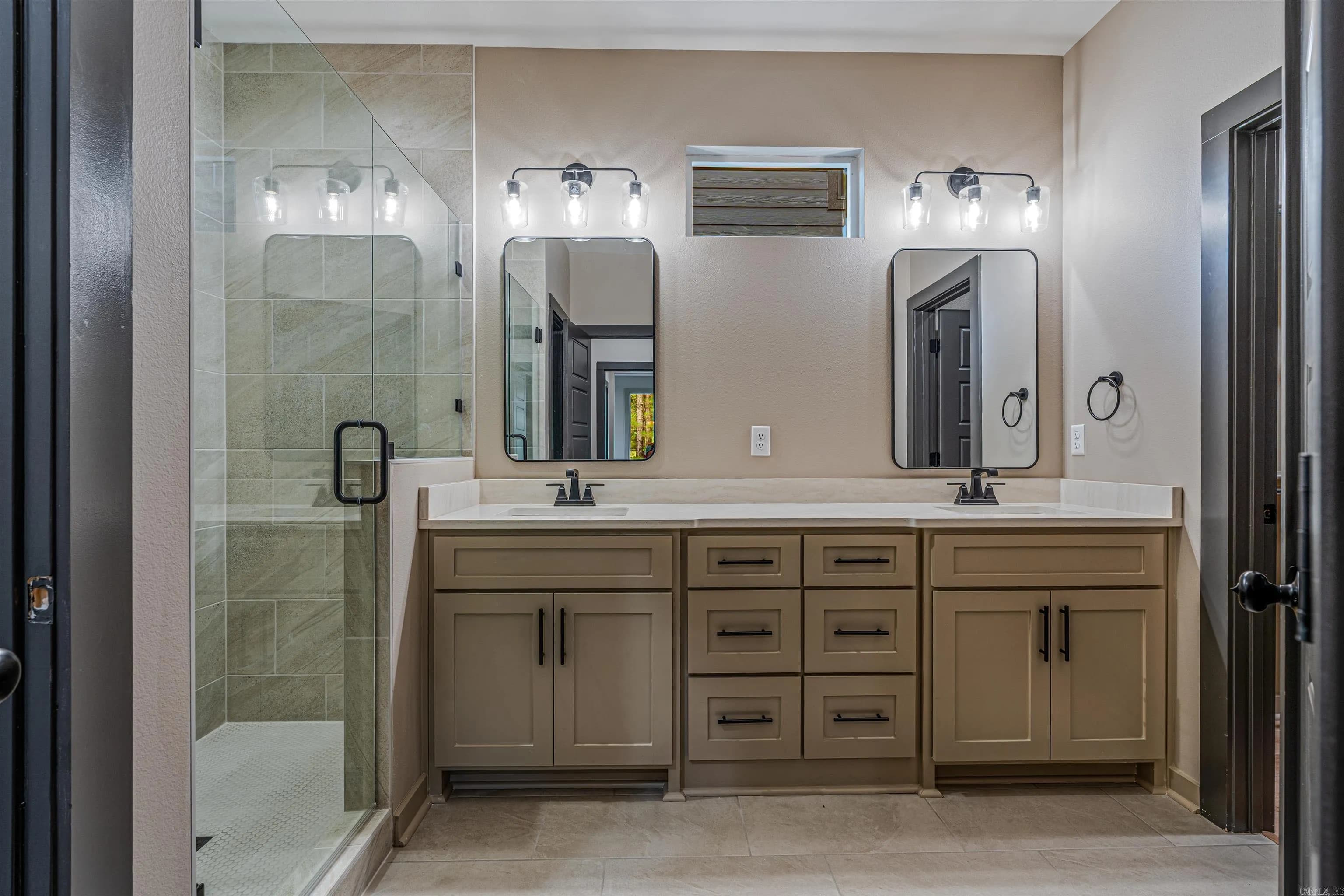 Property at 1126  Grand teton - Image 21