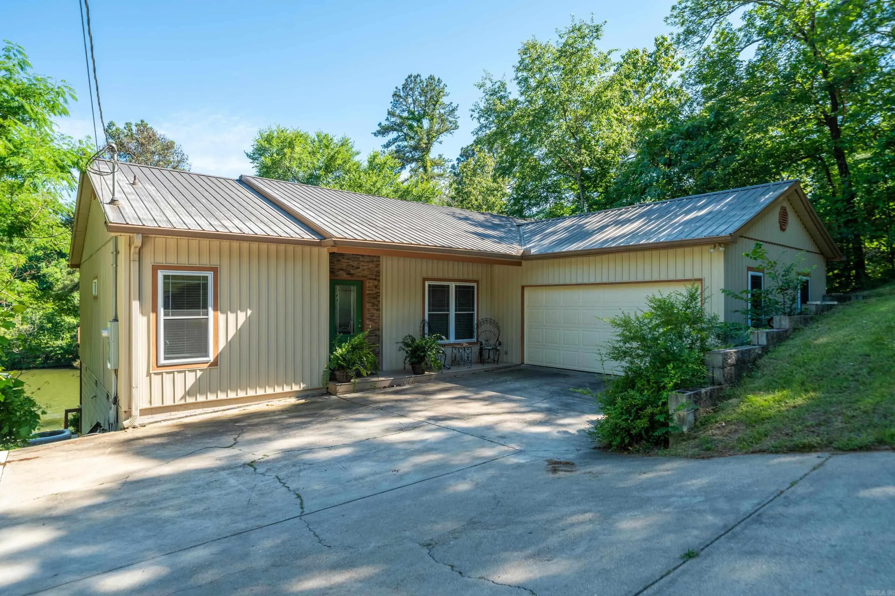 Property at 415  Kirschwood dr - Image 32