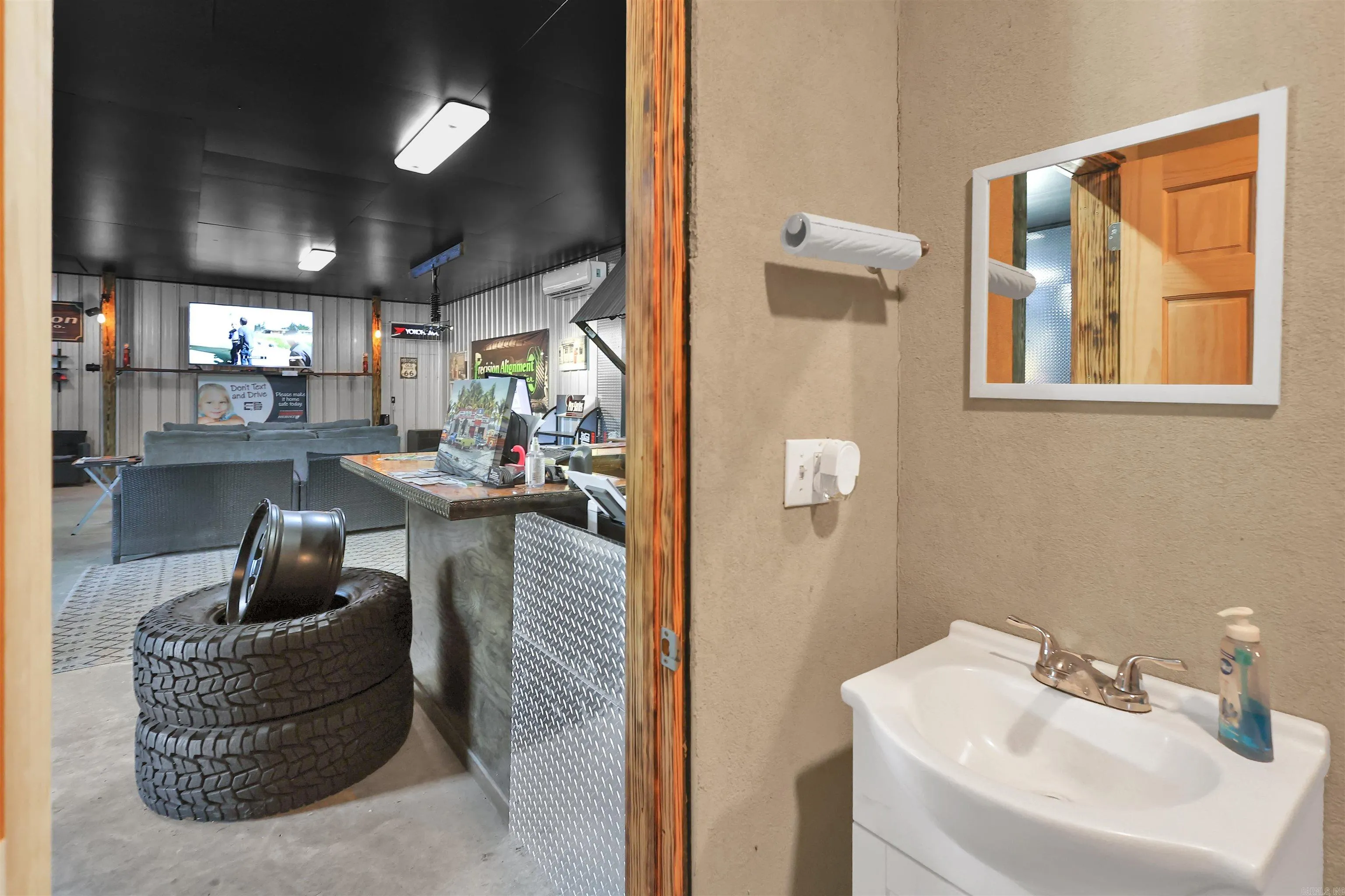 Property at 101  Caney - Image 39