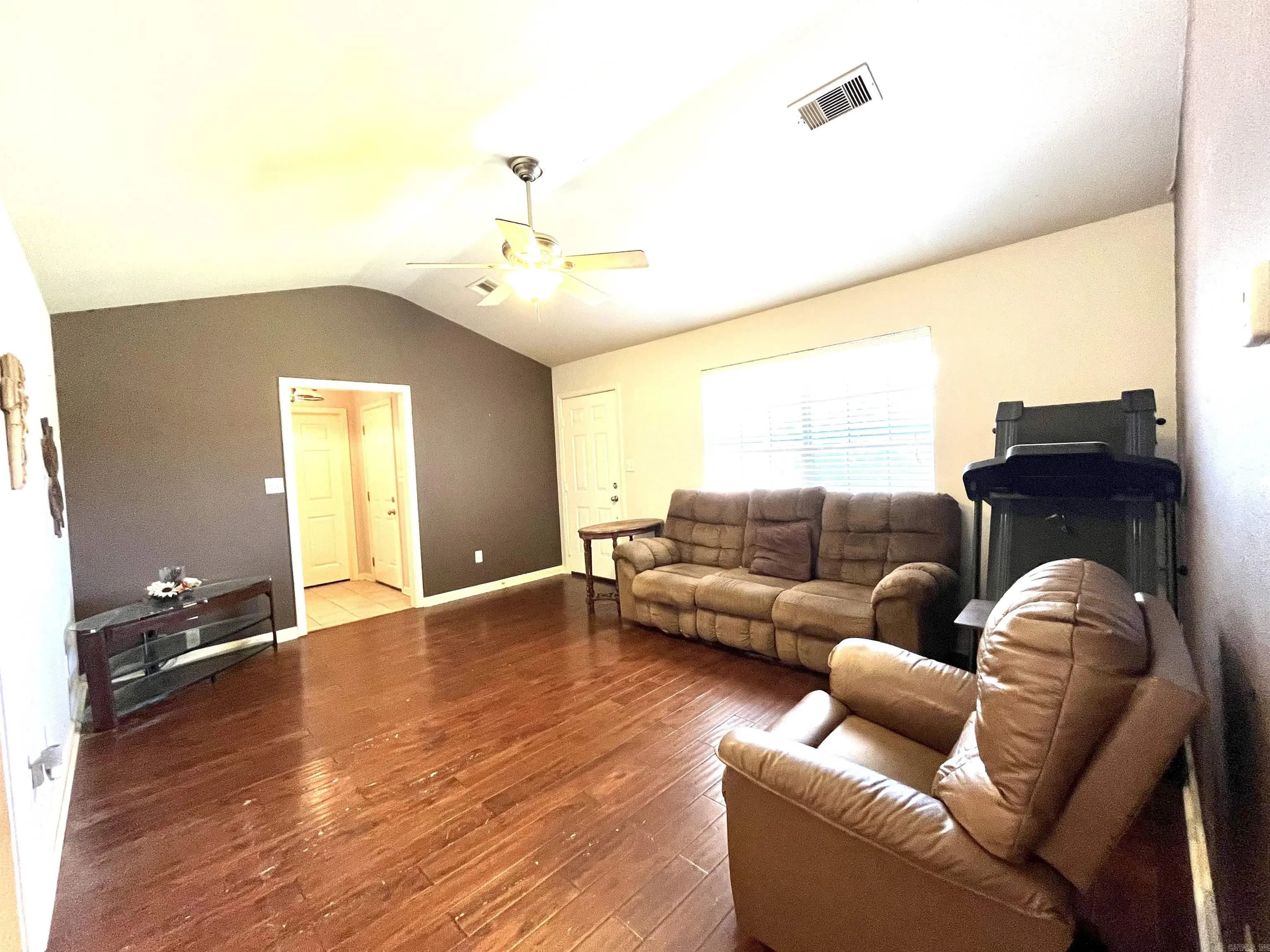 Property at 1402  Roes rdg - Image 11