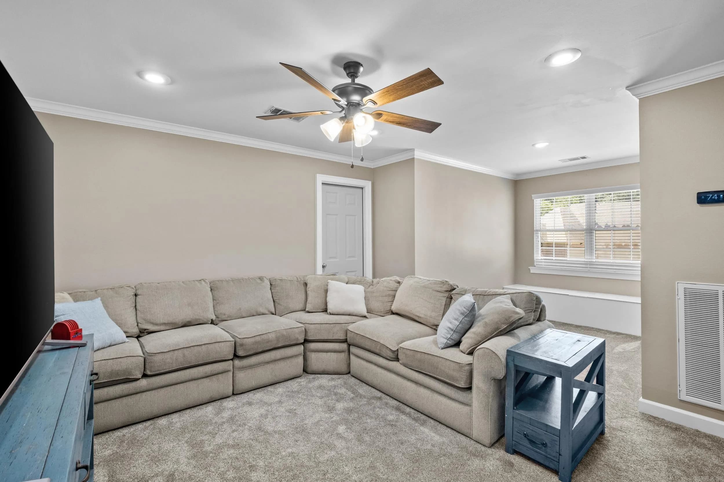 Property at 114  Ledgestone - Image 35