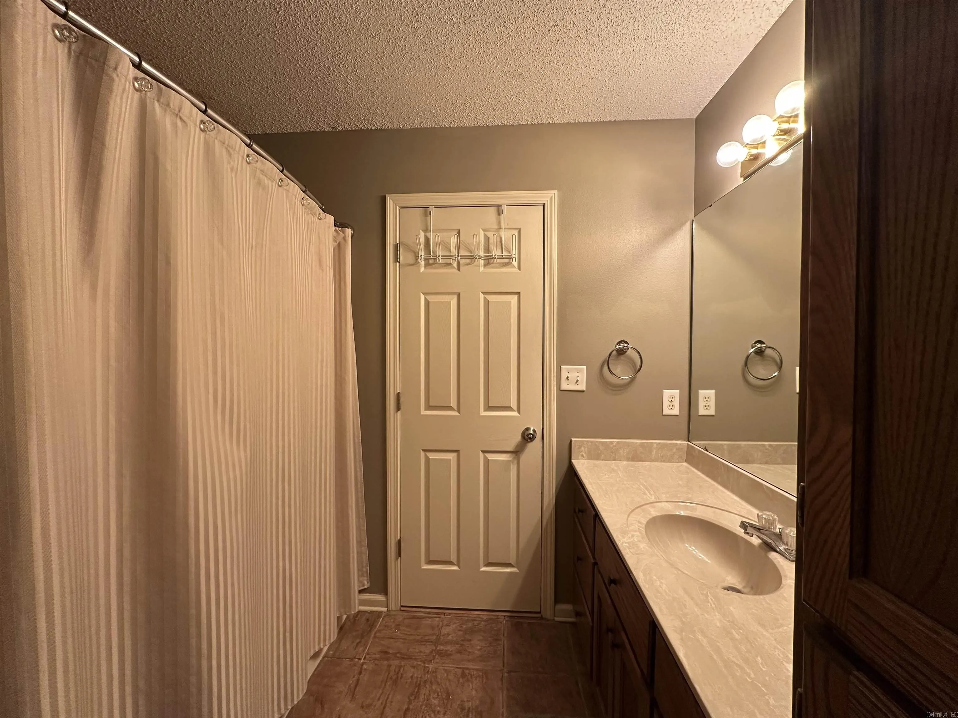 Property at 201  Hunters run - Image 26