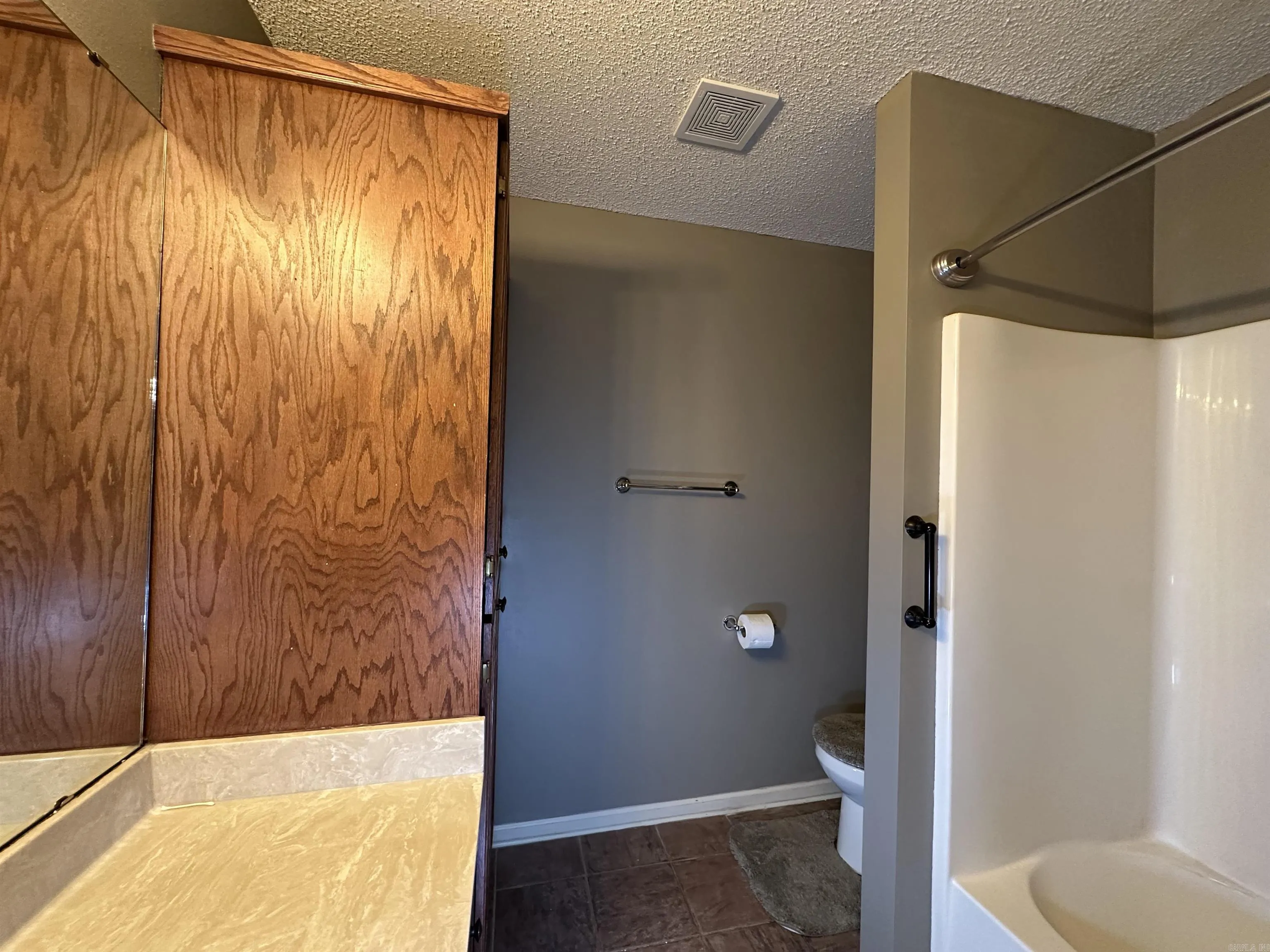 Property at 201  Hunters run - Image 28