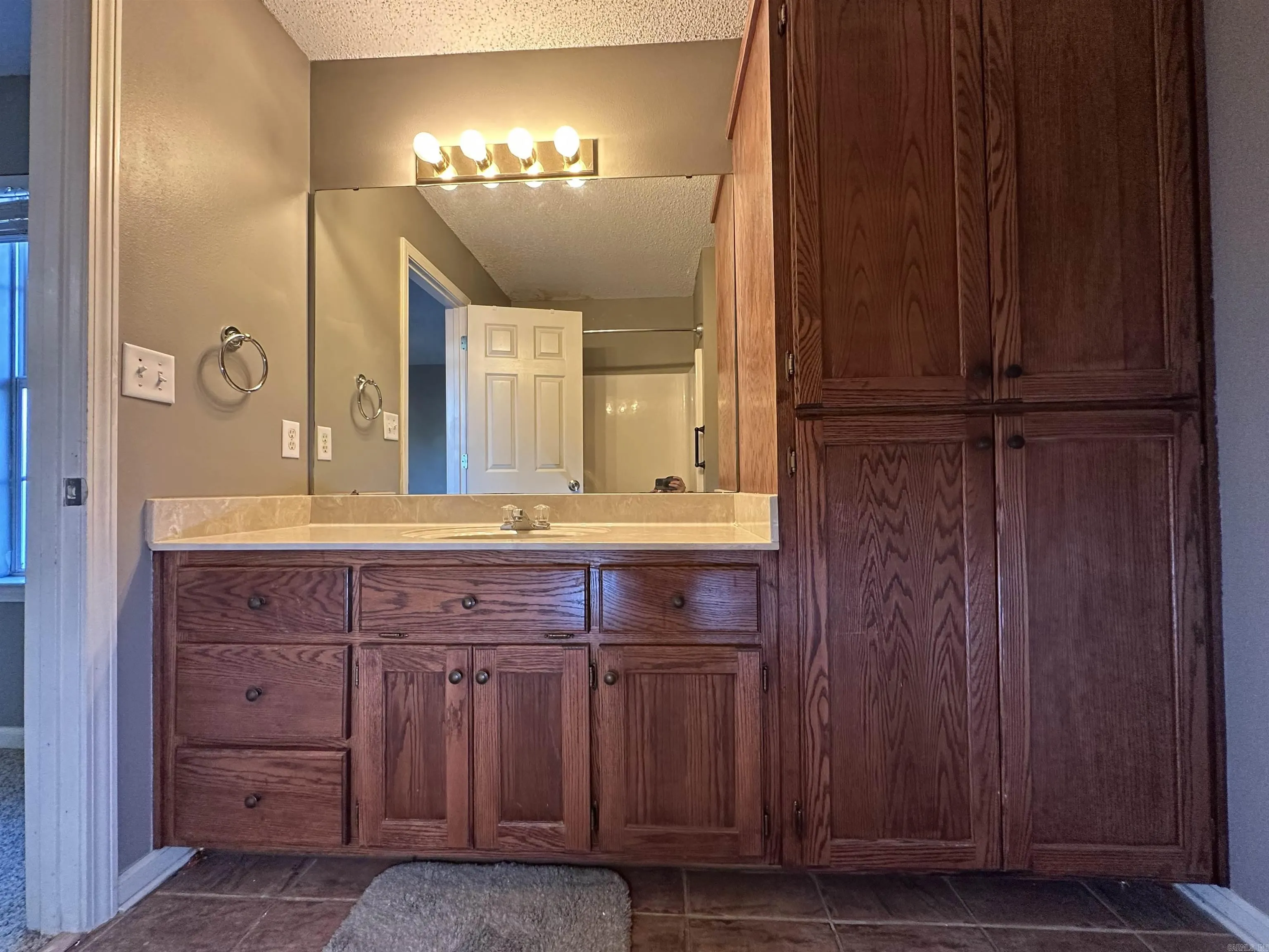 Property at 201  Hunters run - Image 25