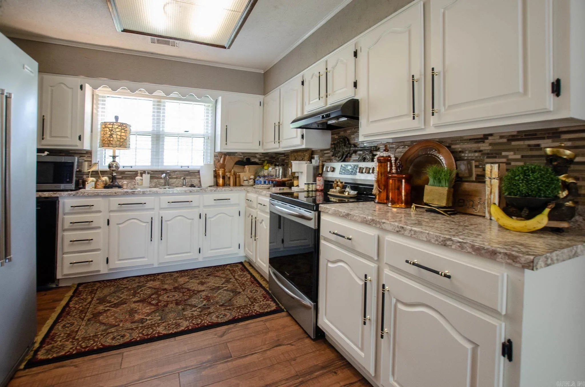 Property at 615  Marlo - Image 11