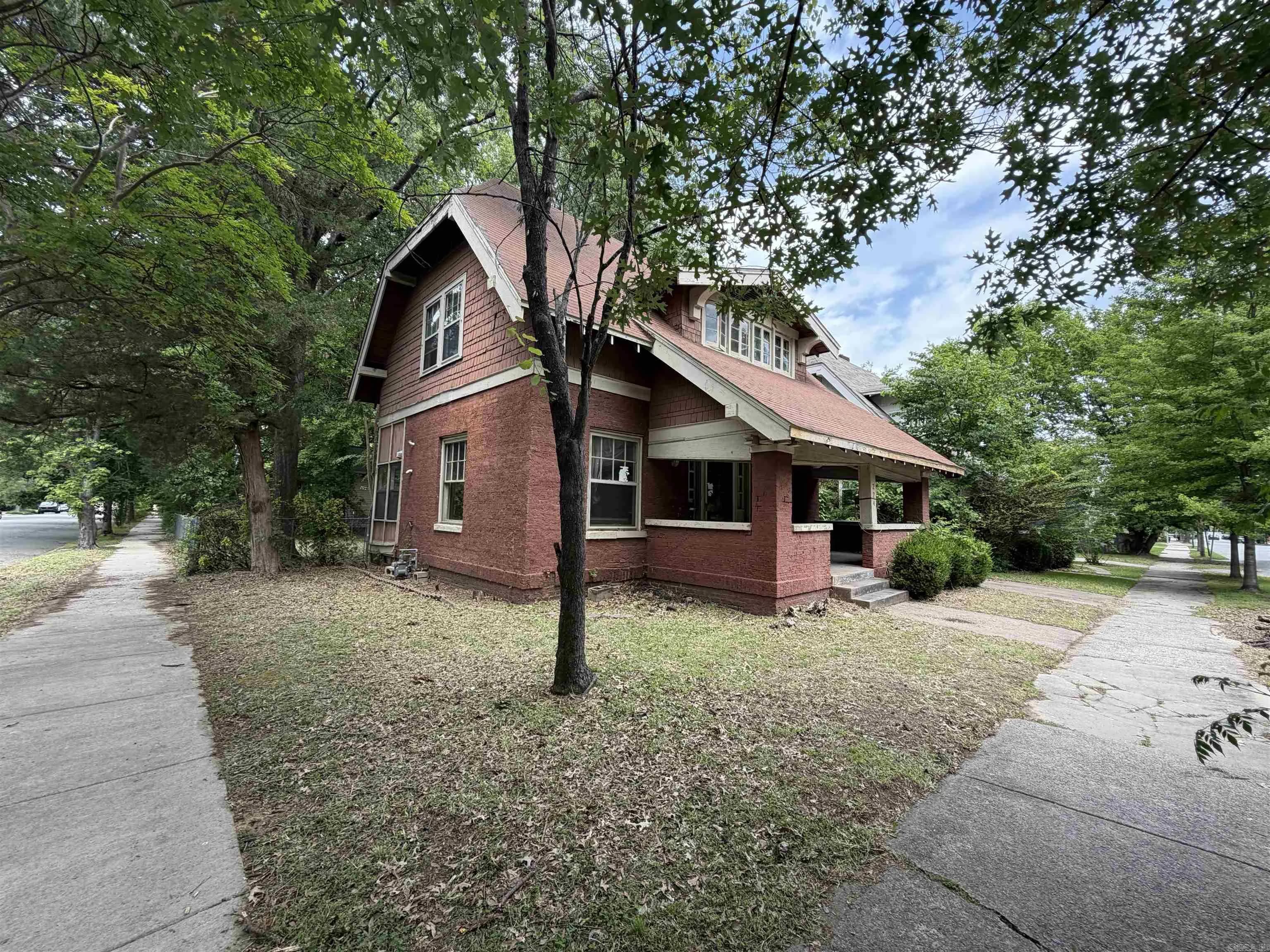 Property at 224 W Daisy bates - Image 3