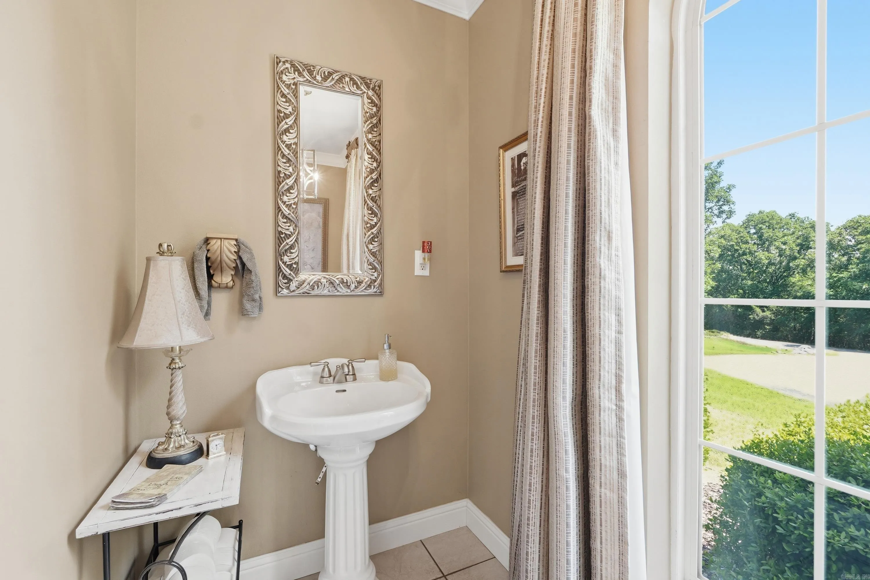 Property at 2560  Pinnacle ridge - Image 33