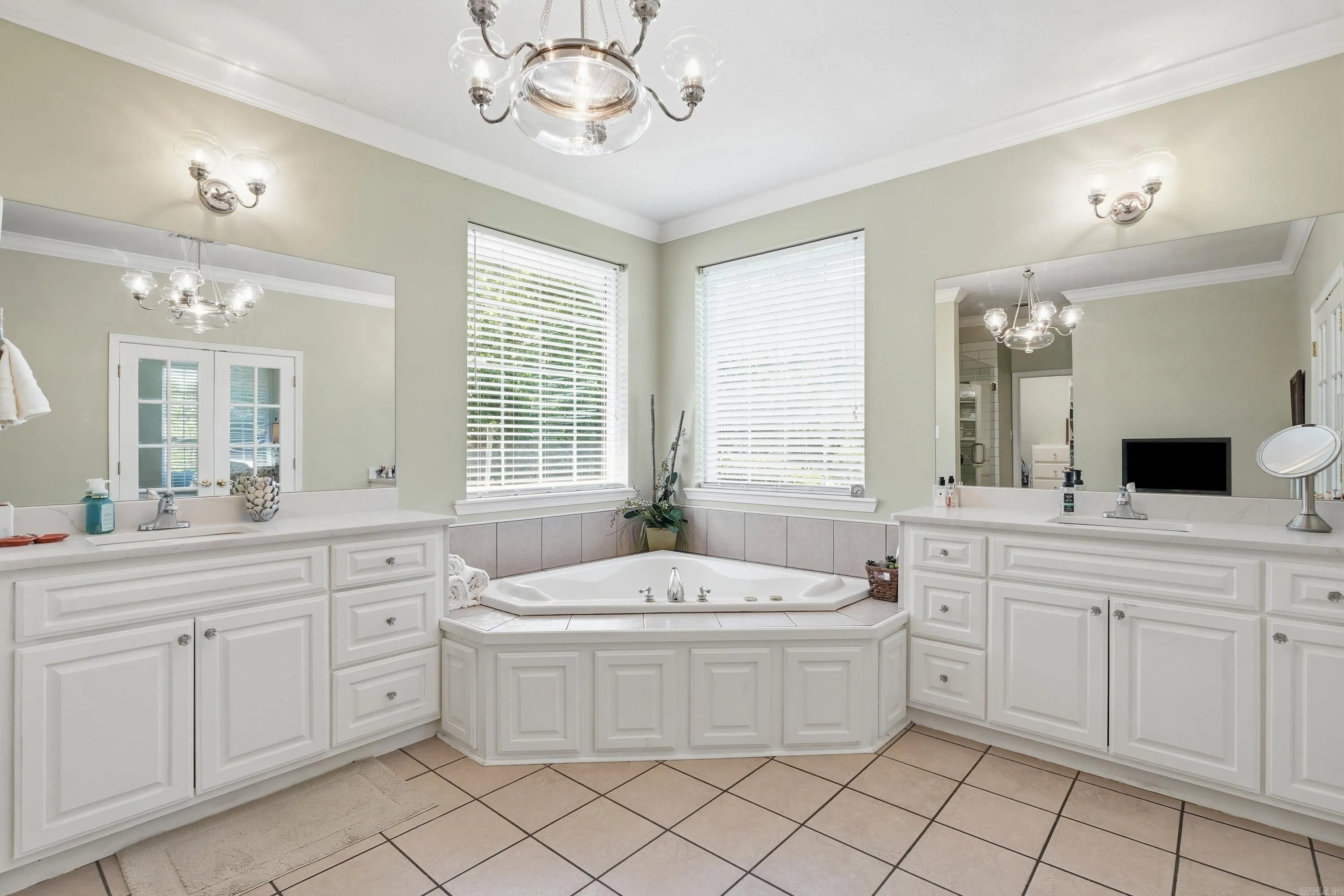 Property at 2560  Pinnacle ridge - Image 29