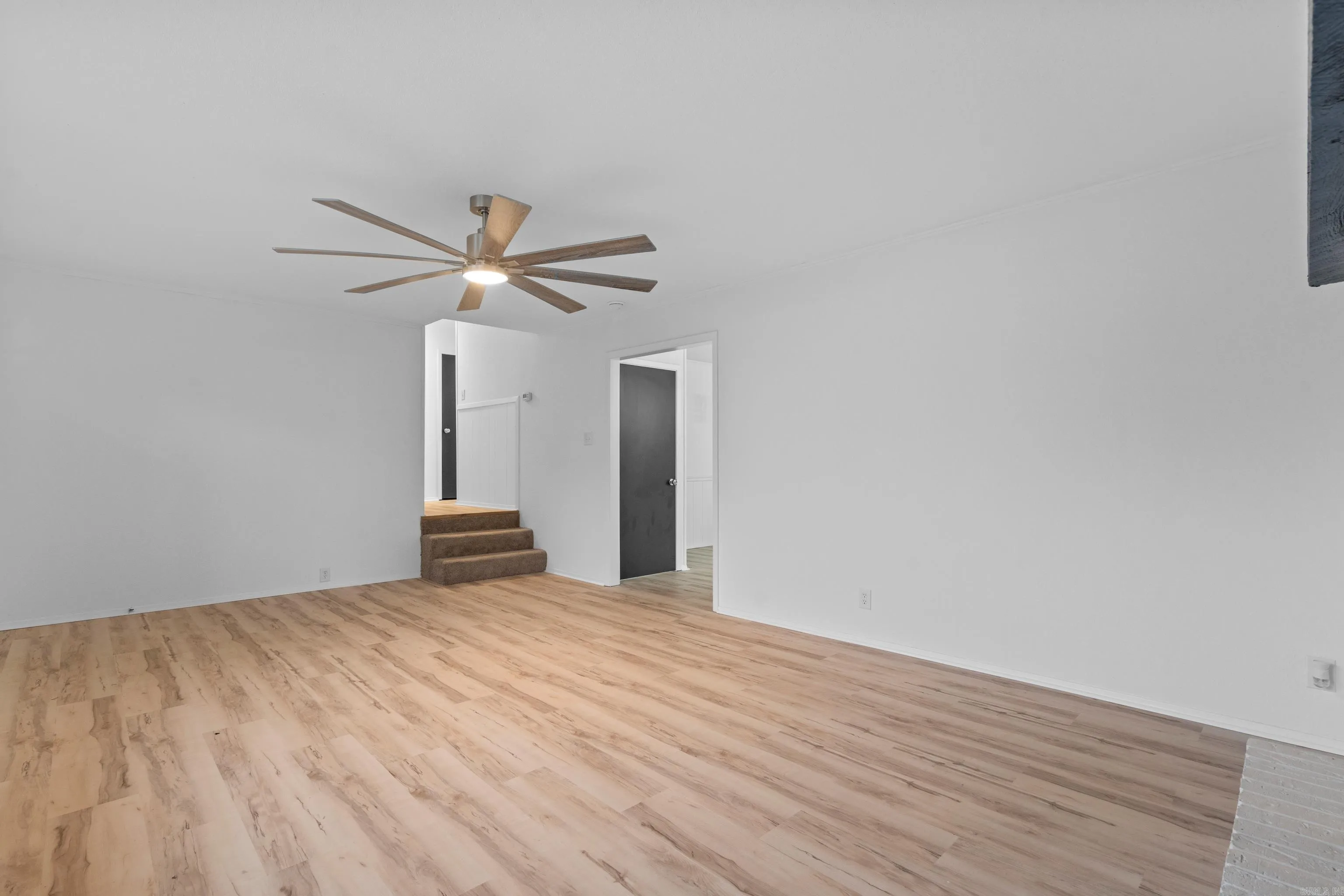 Property at 204  Gladstone - Image 9