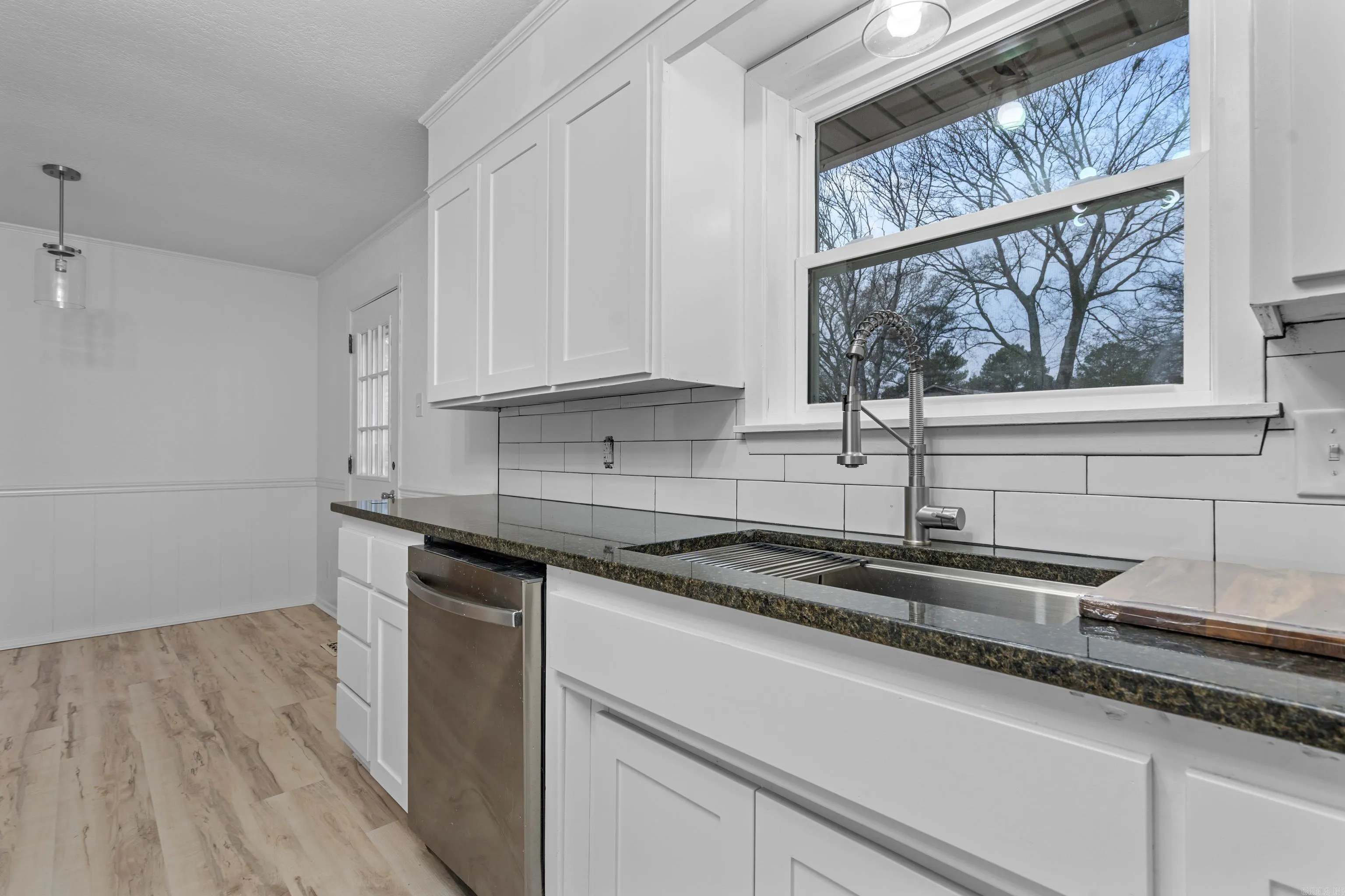 Property at 204  Gladstone - Image 13
