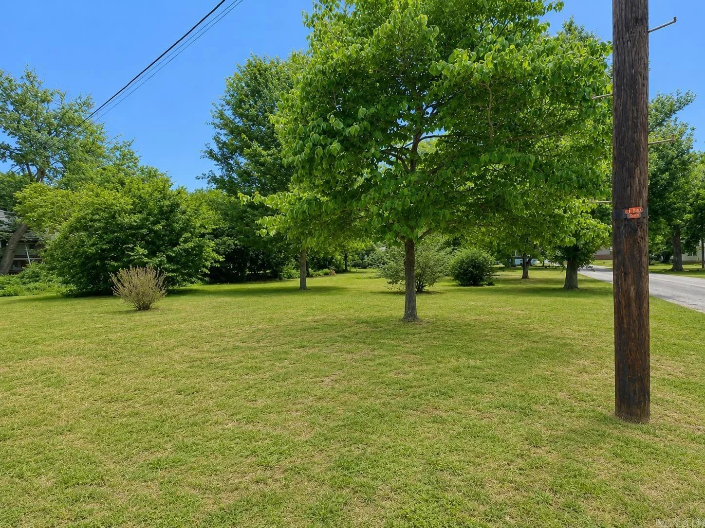 Property at 1008 W 3rd - Image 27