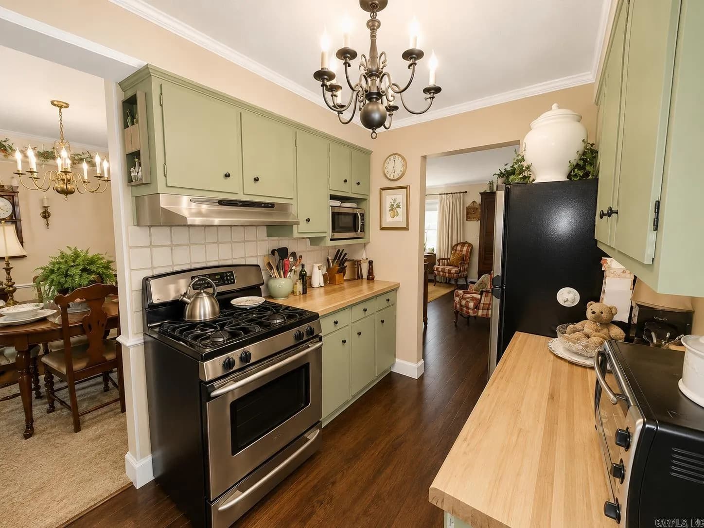 Property at 1008 W 3rd - Image 10