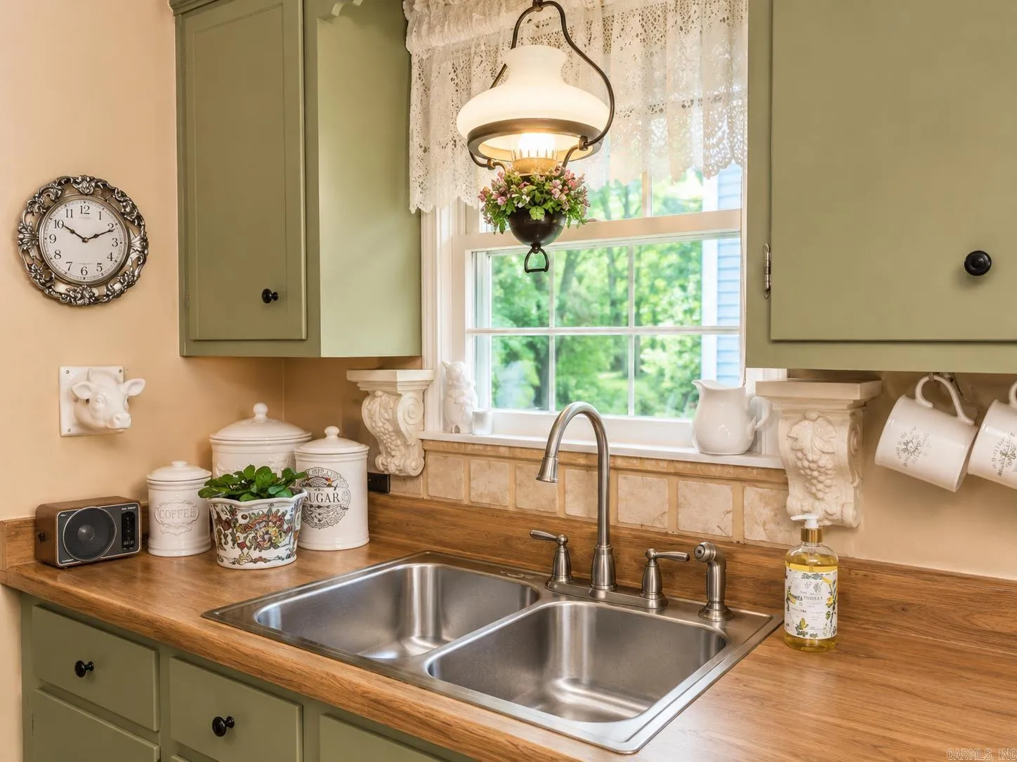 Property at 1008 W 3rd - Image 9