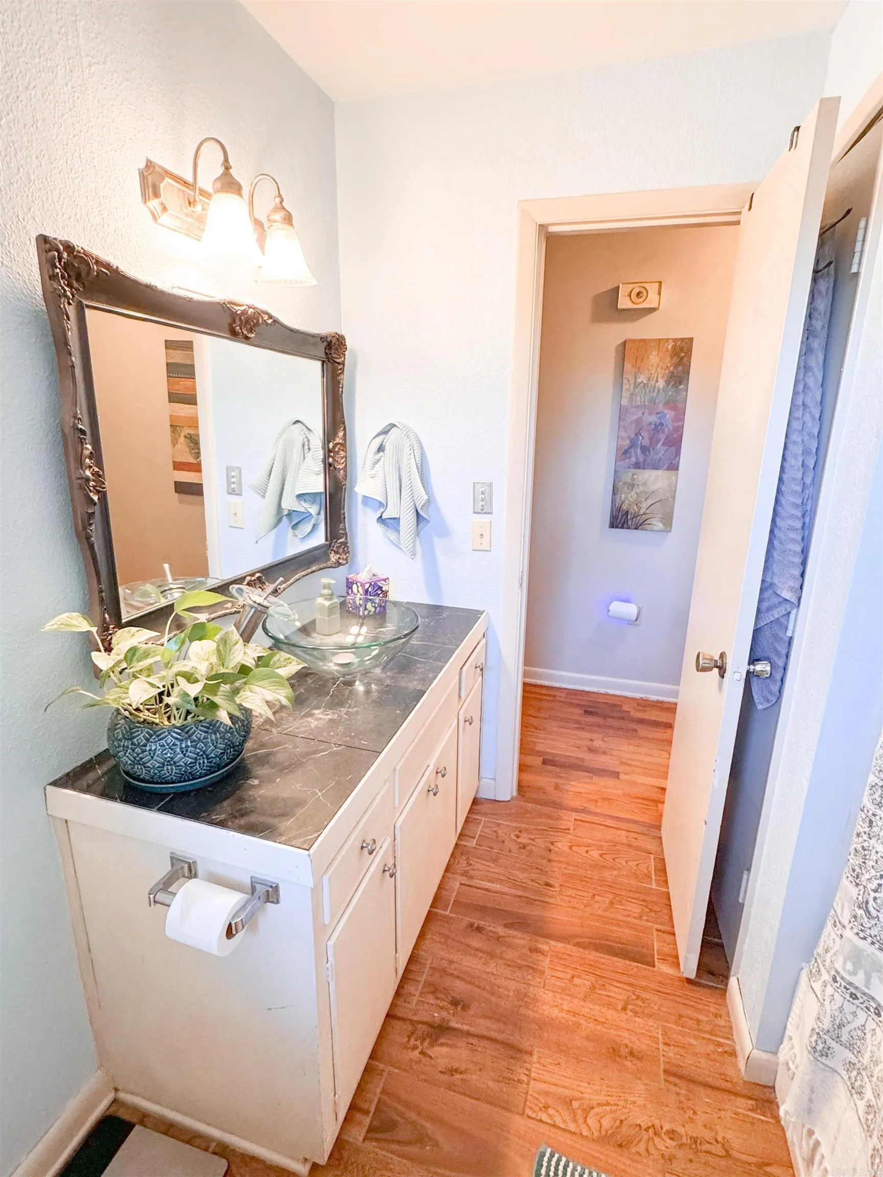Property at 106 E Lincoln - Image 22