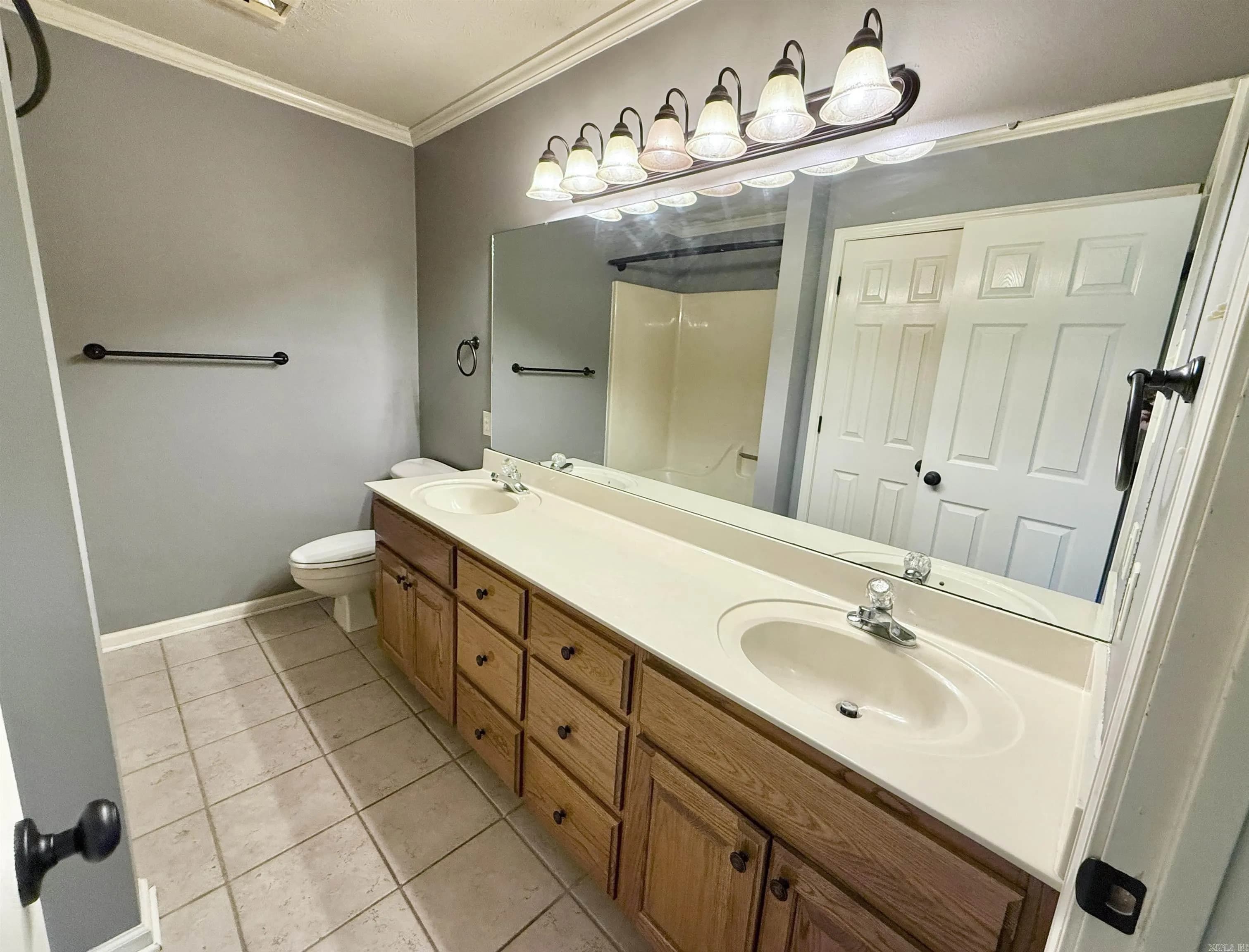 Property at 1825  Drury - Image 7