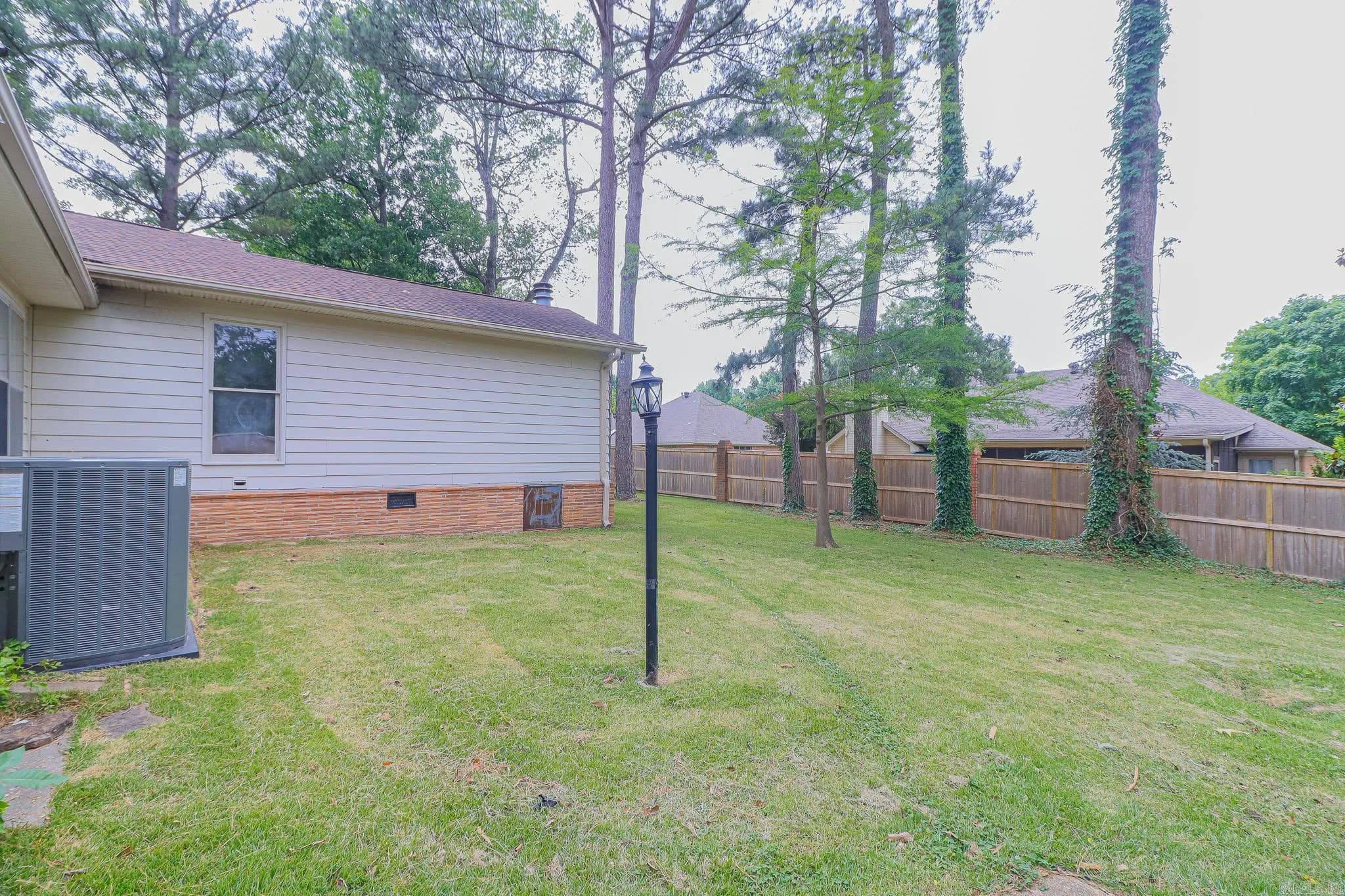 Property at 629  Melody - Image 39