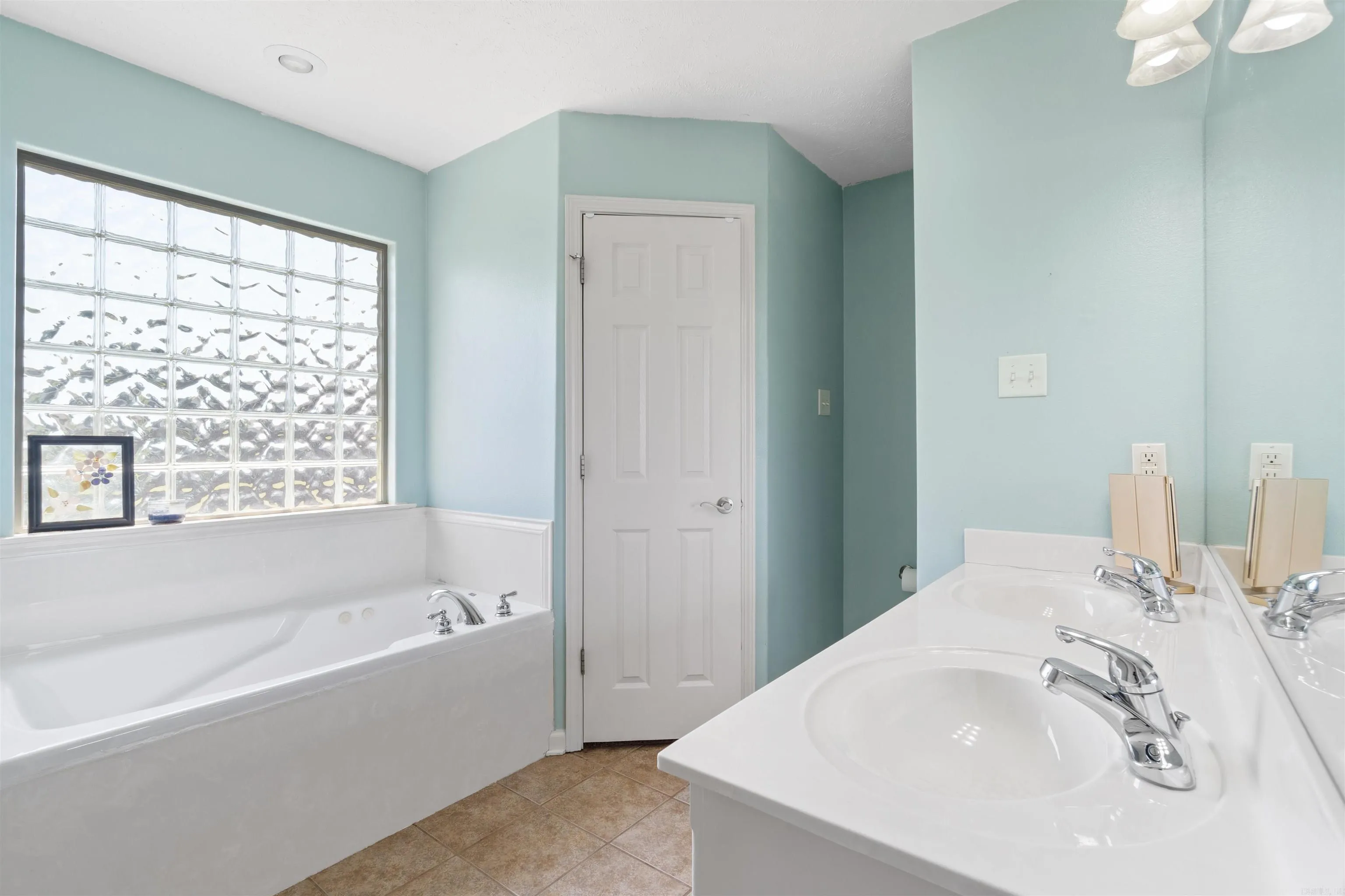 Property at 321  Weathering - Image 19