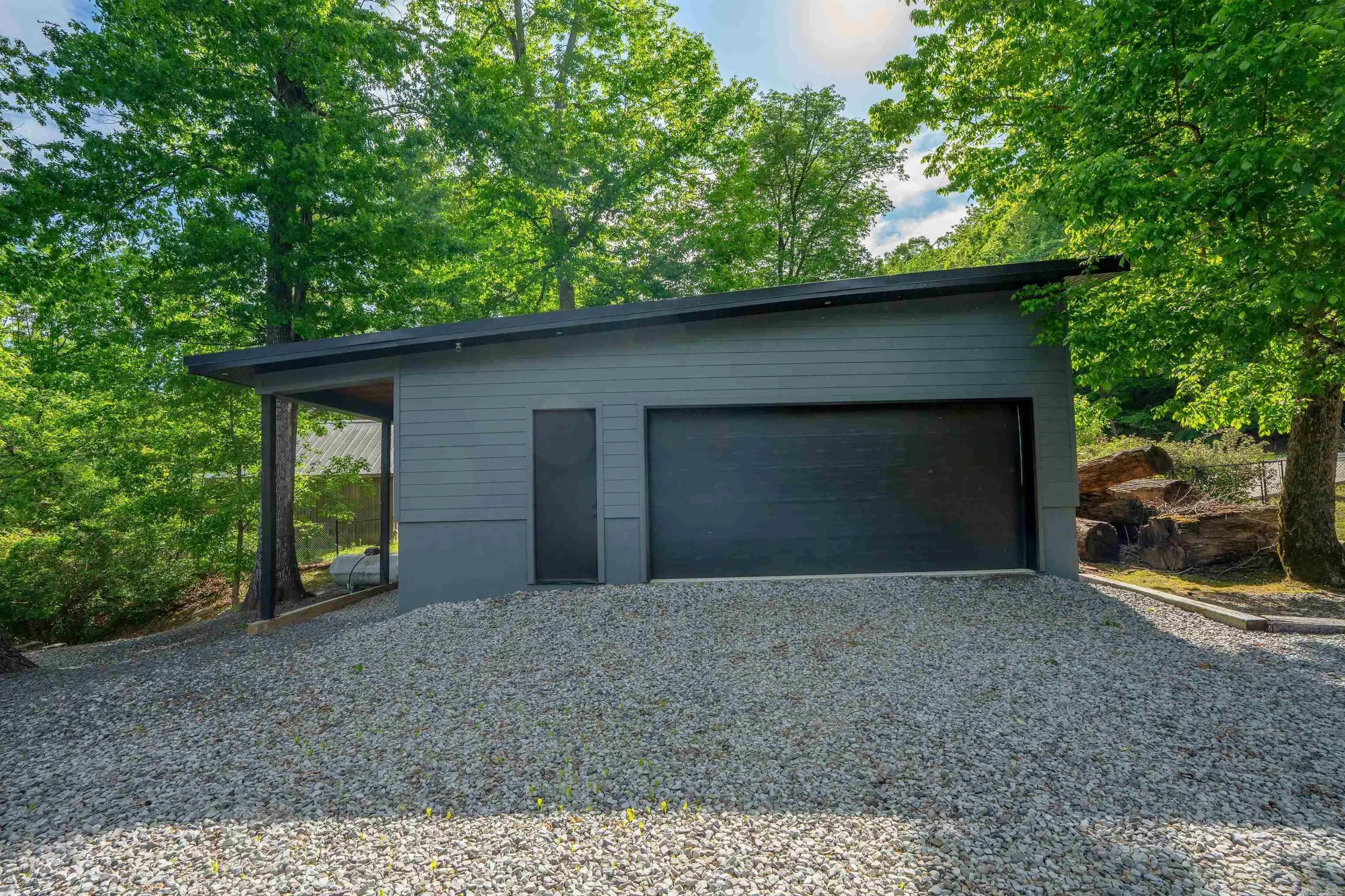 Property at 3013  Libby - Image 44