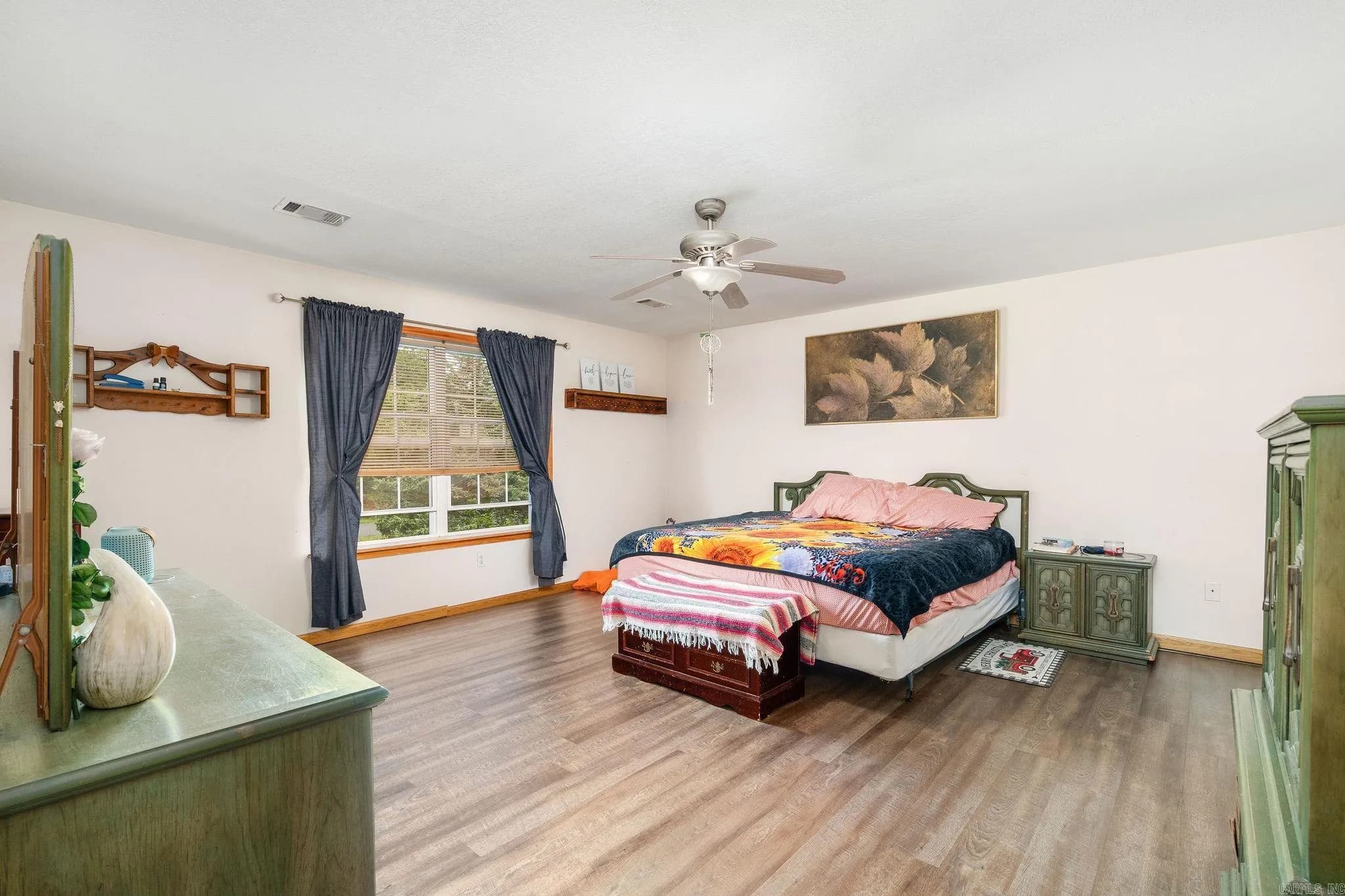 Property at 127  Mountain meadow - Image 15