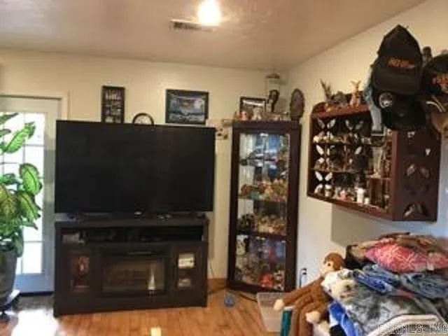 Property at 191  Westwind ct - Image 3
