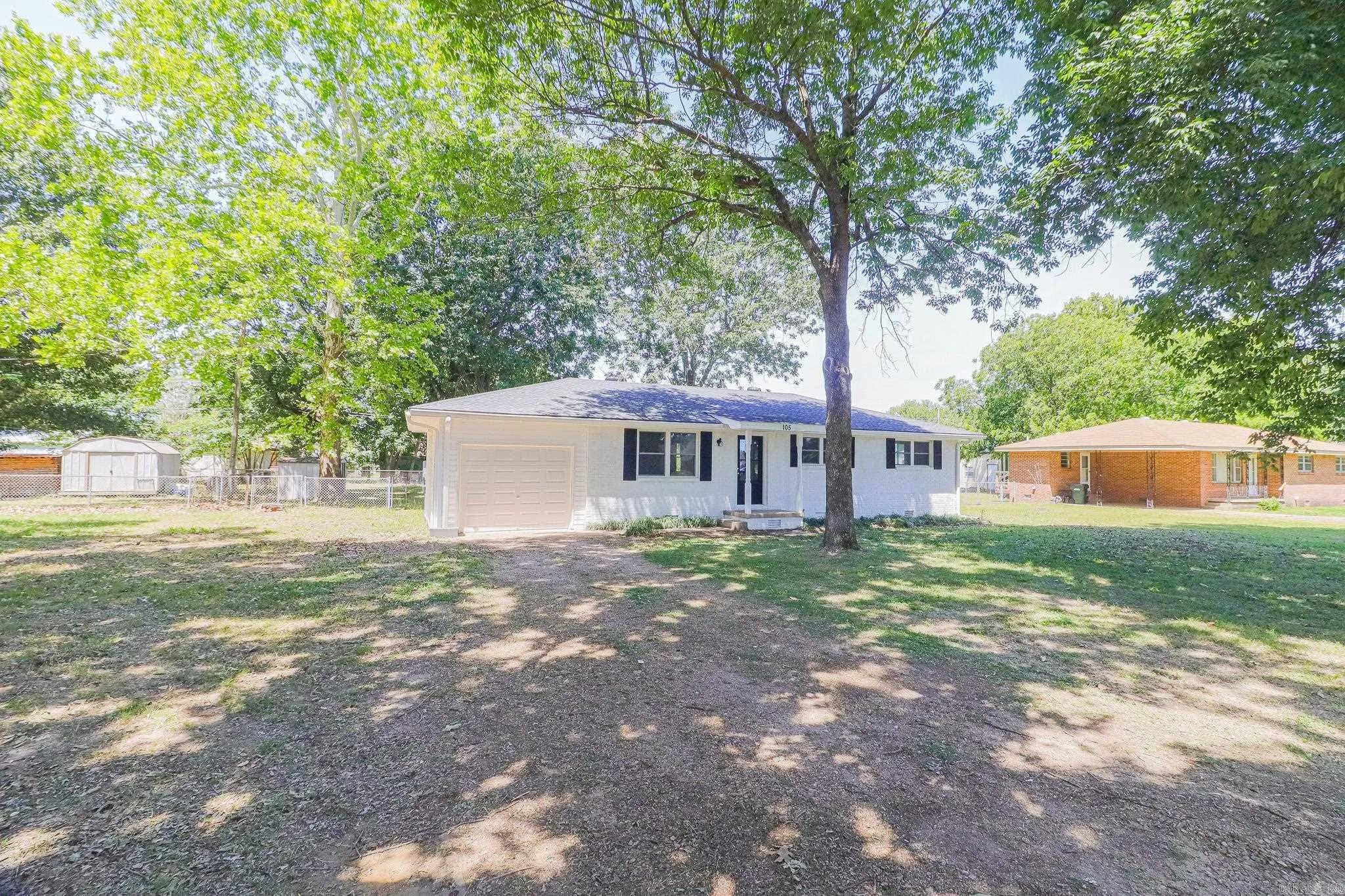 Property at 105  Wyatt - Image 4
