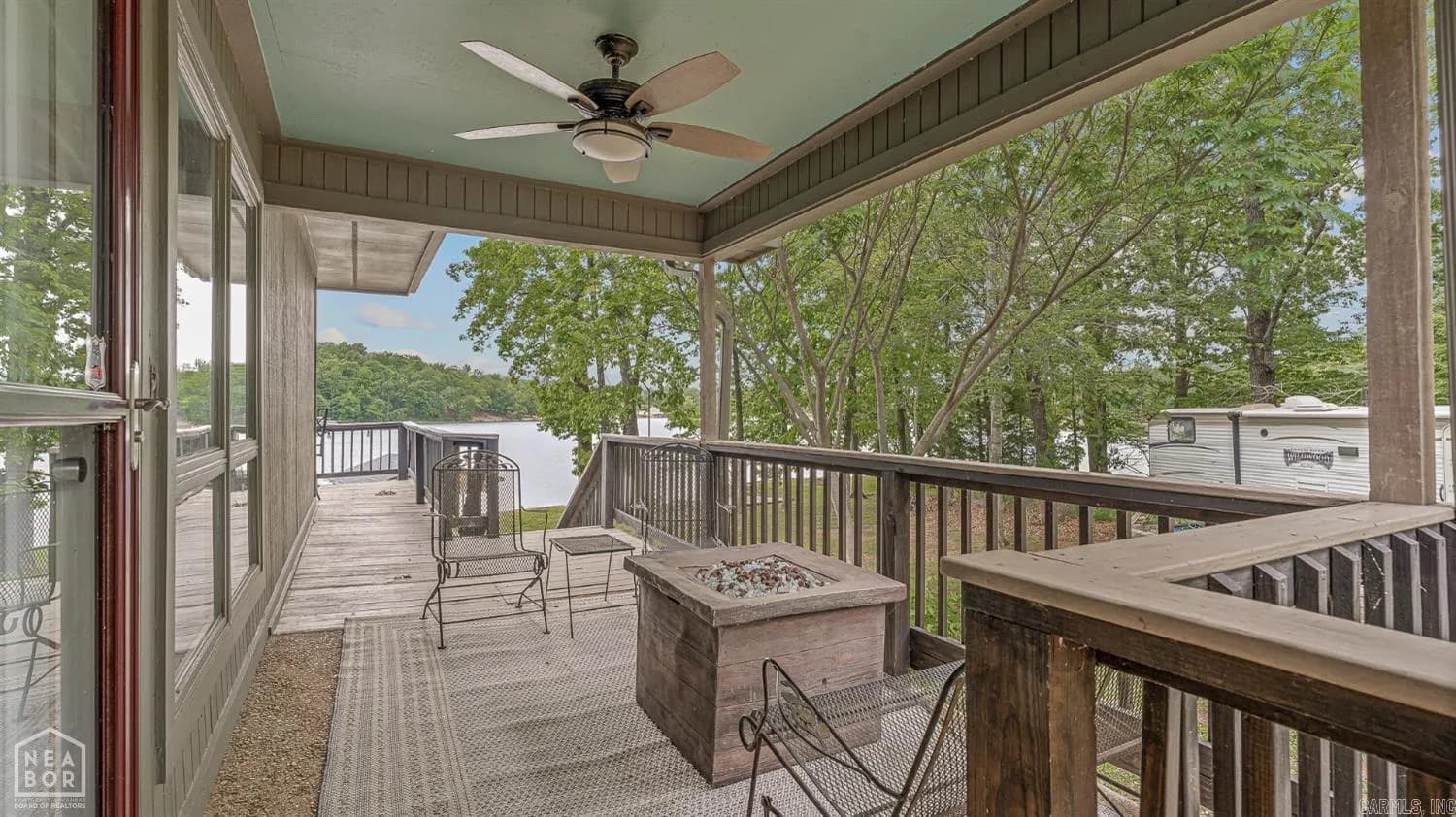 Property at 176 E Lakeshore - Image 36