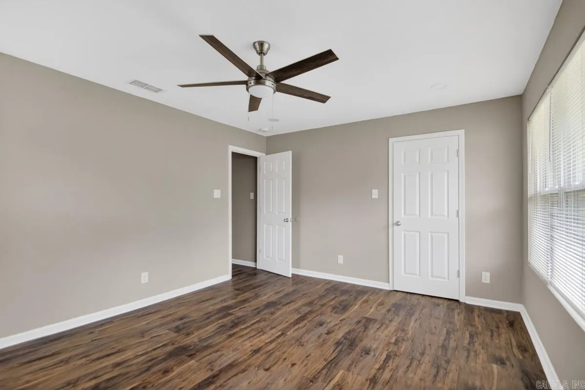 Property at 1809  Saratoga - Image 14