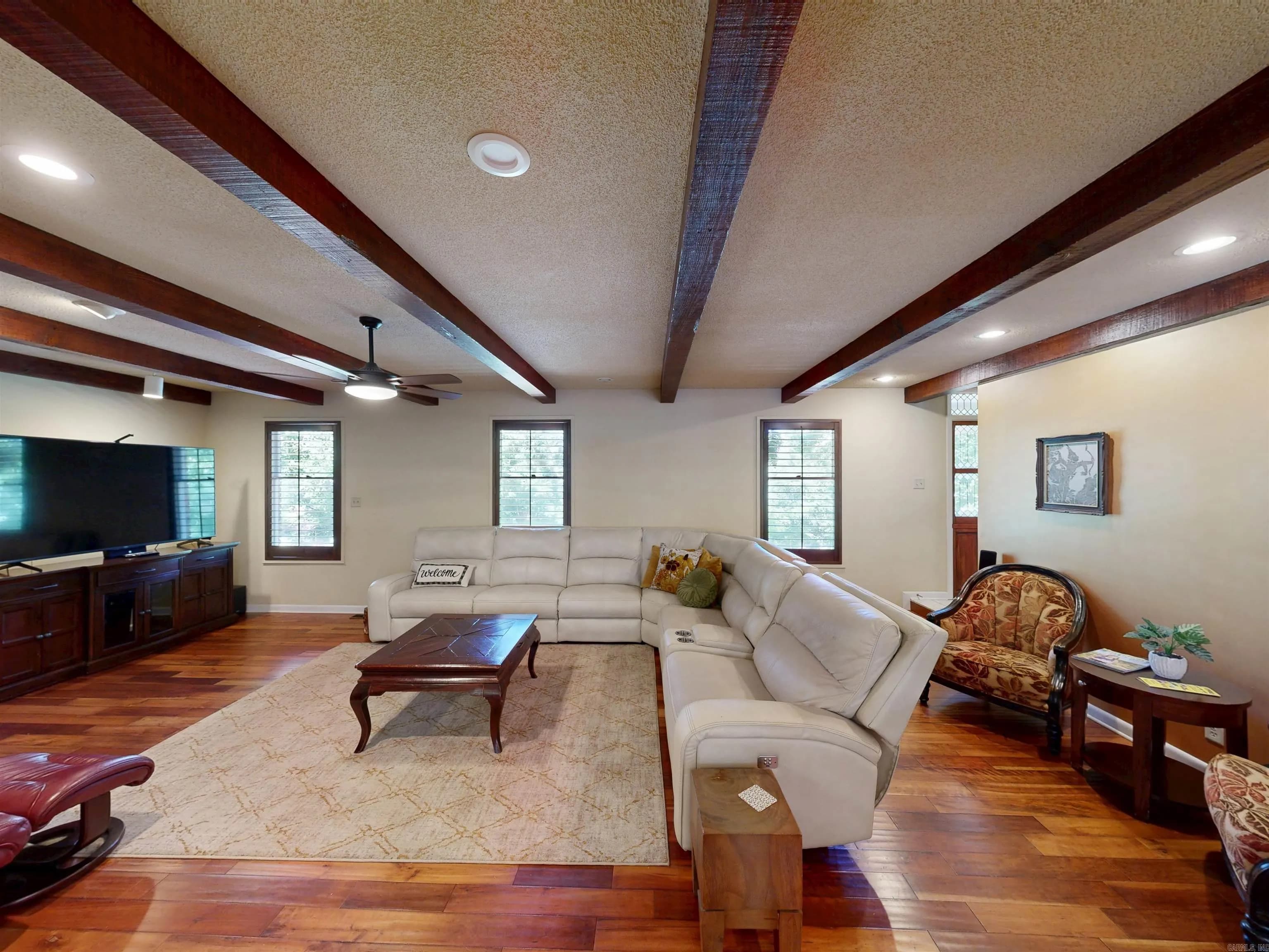 Property at 112  Leigh - Image 28