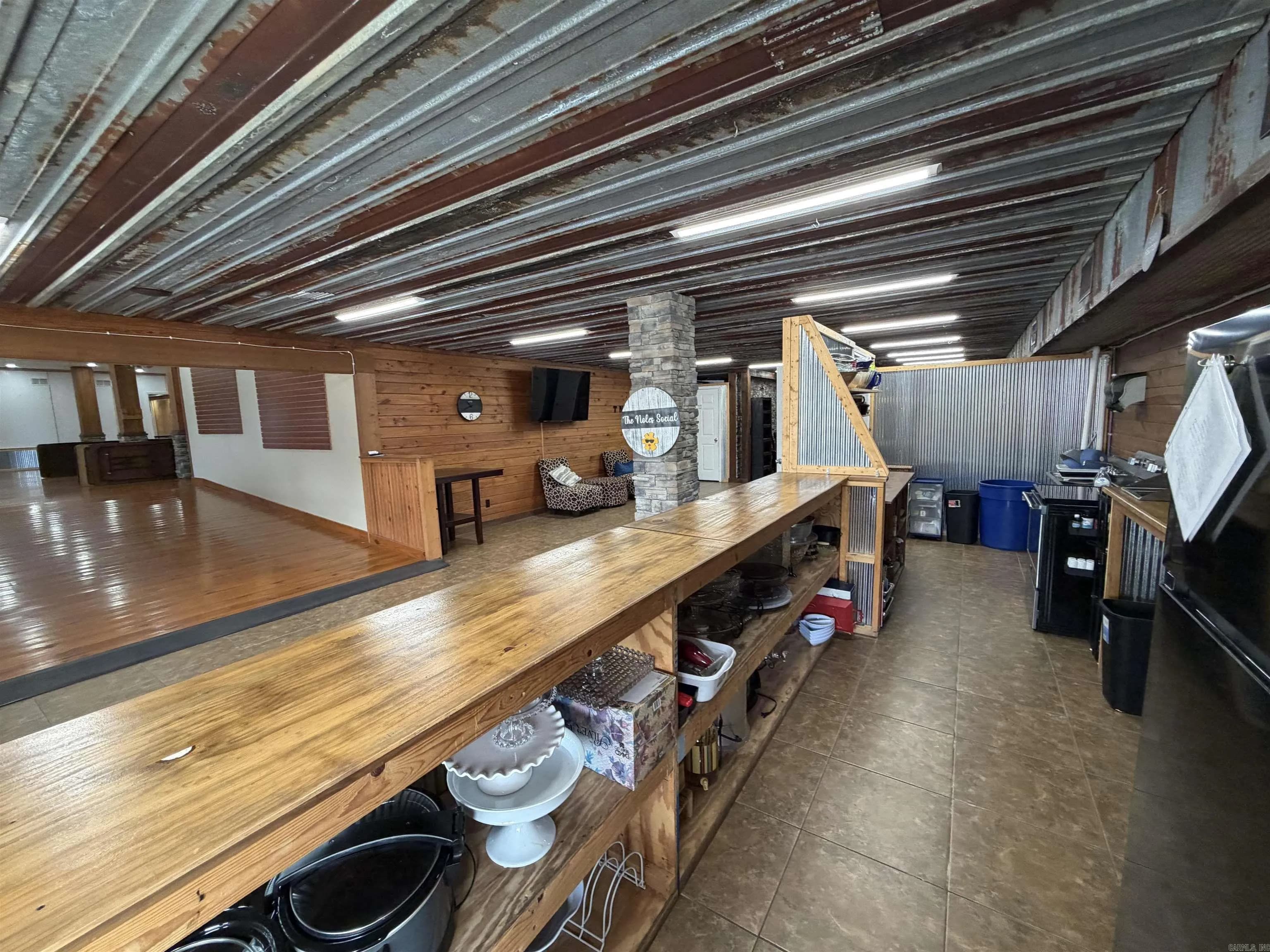 Property at 105 E 9th - Image 28