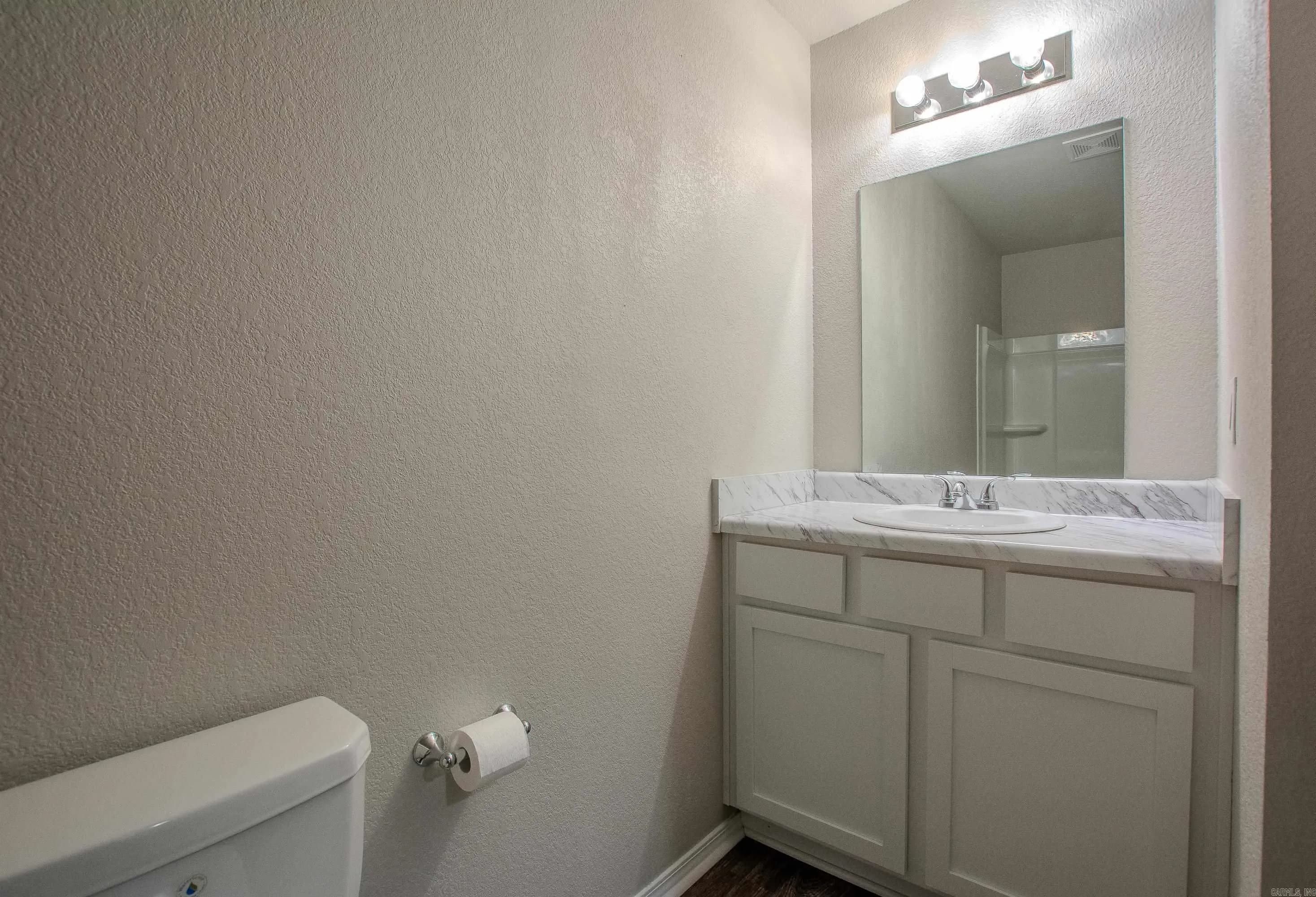 Property at 2097  Bentwood - Image 25