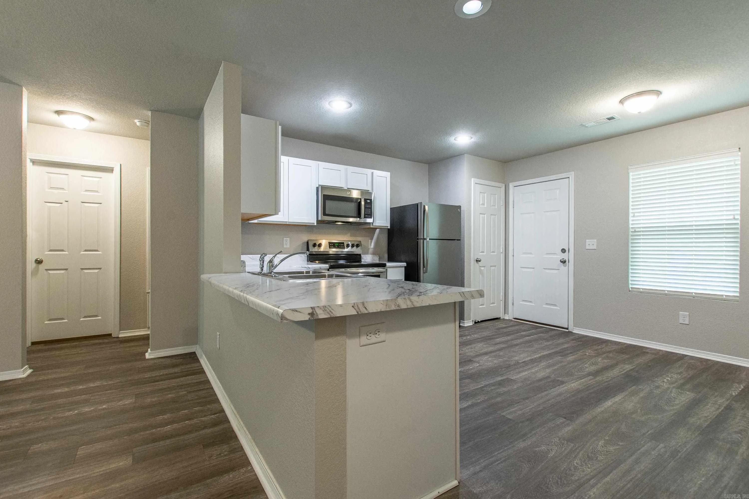 Property at 2097  Bentwood - Image 8