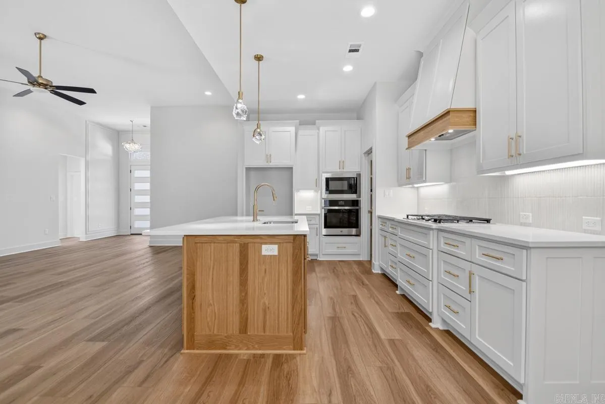 Property at 110  Fawnwood - Image 12