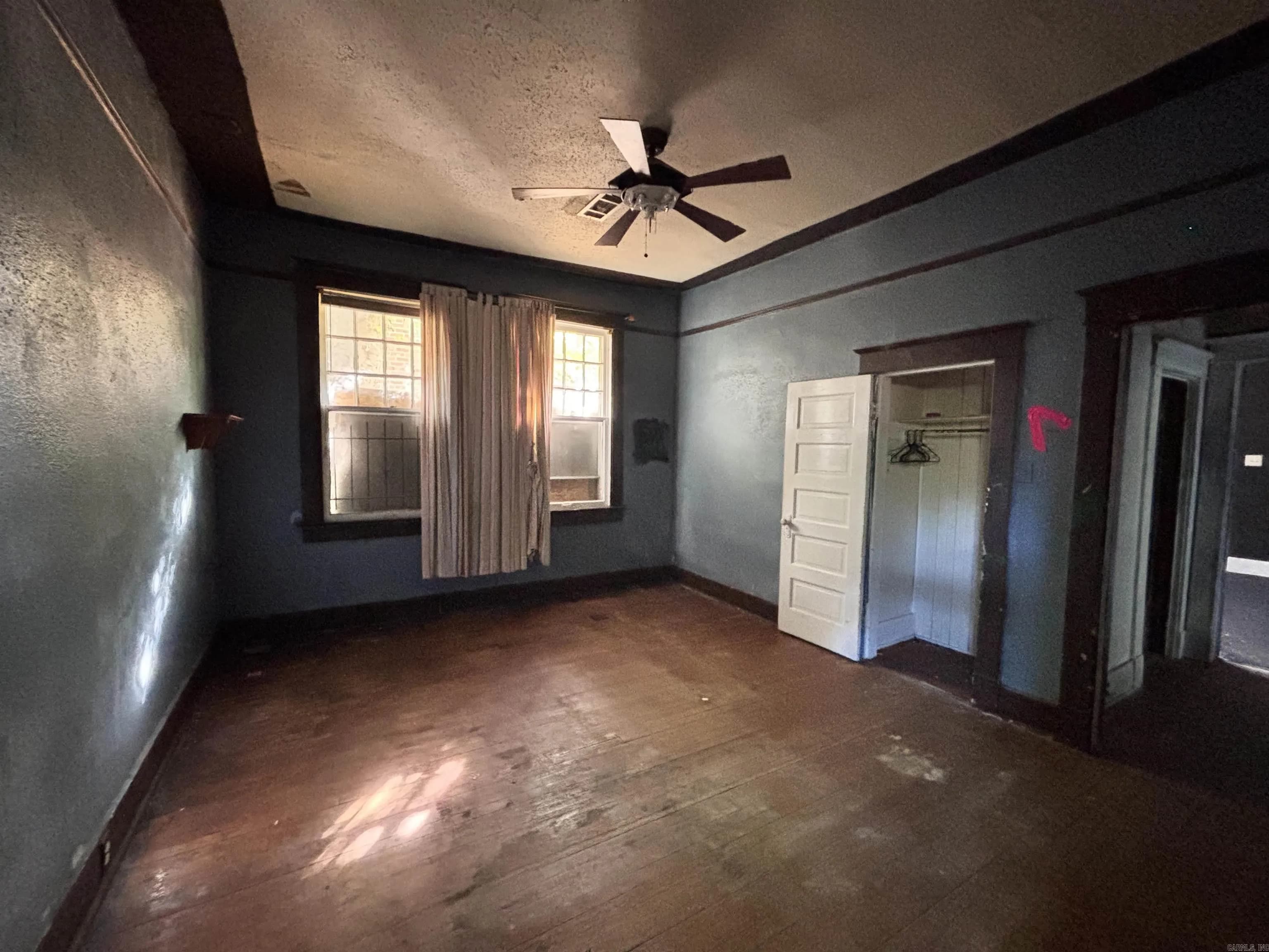 Property at 1515 W 22nd - Image 9