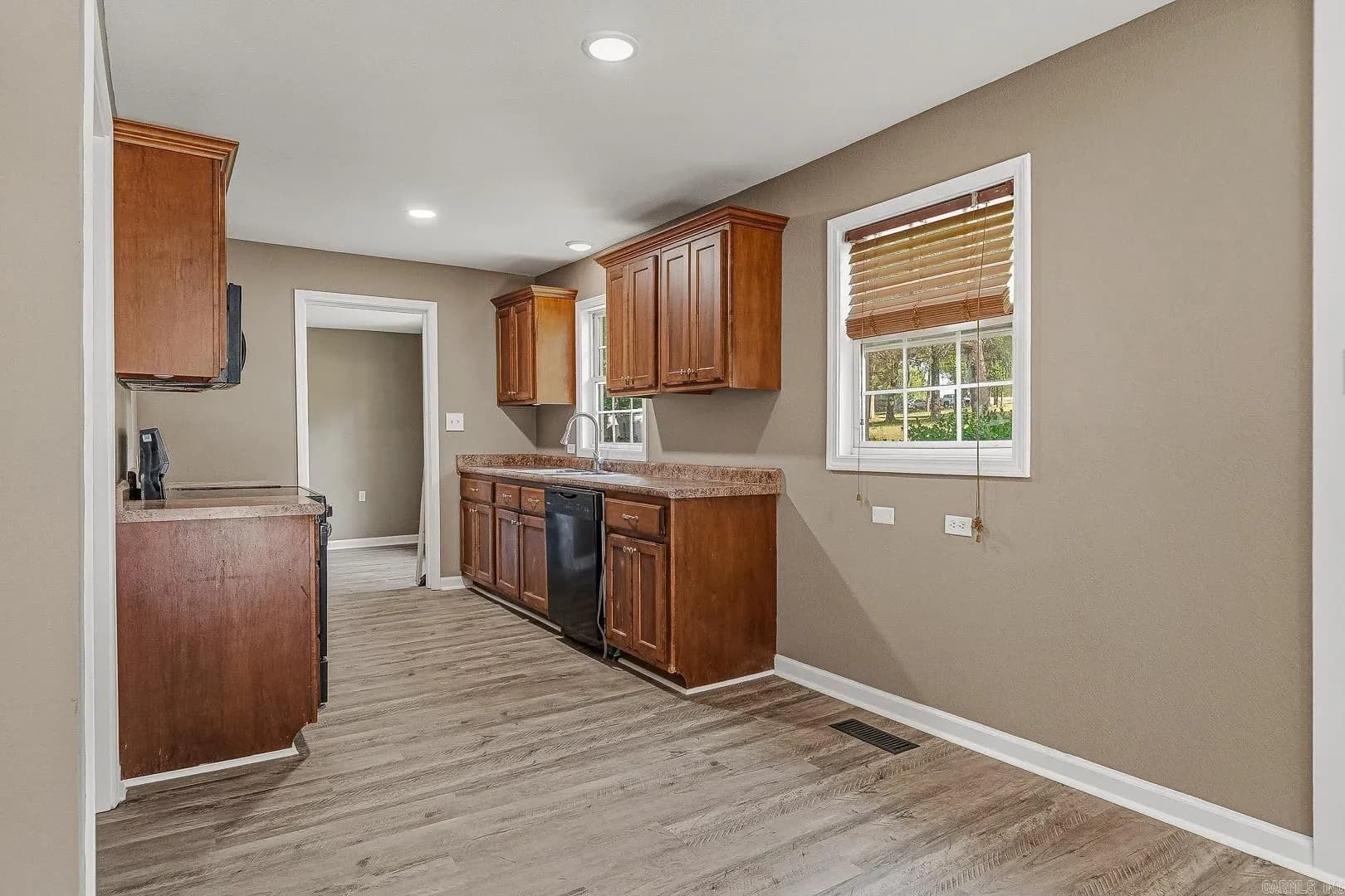 Property at 1307  Wirt st - Image 7