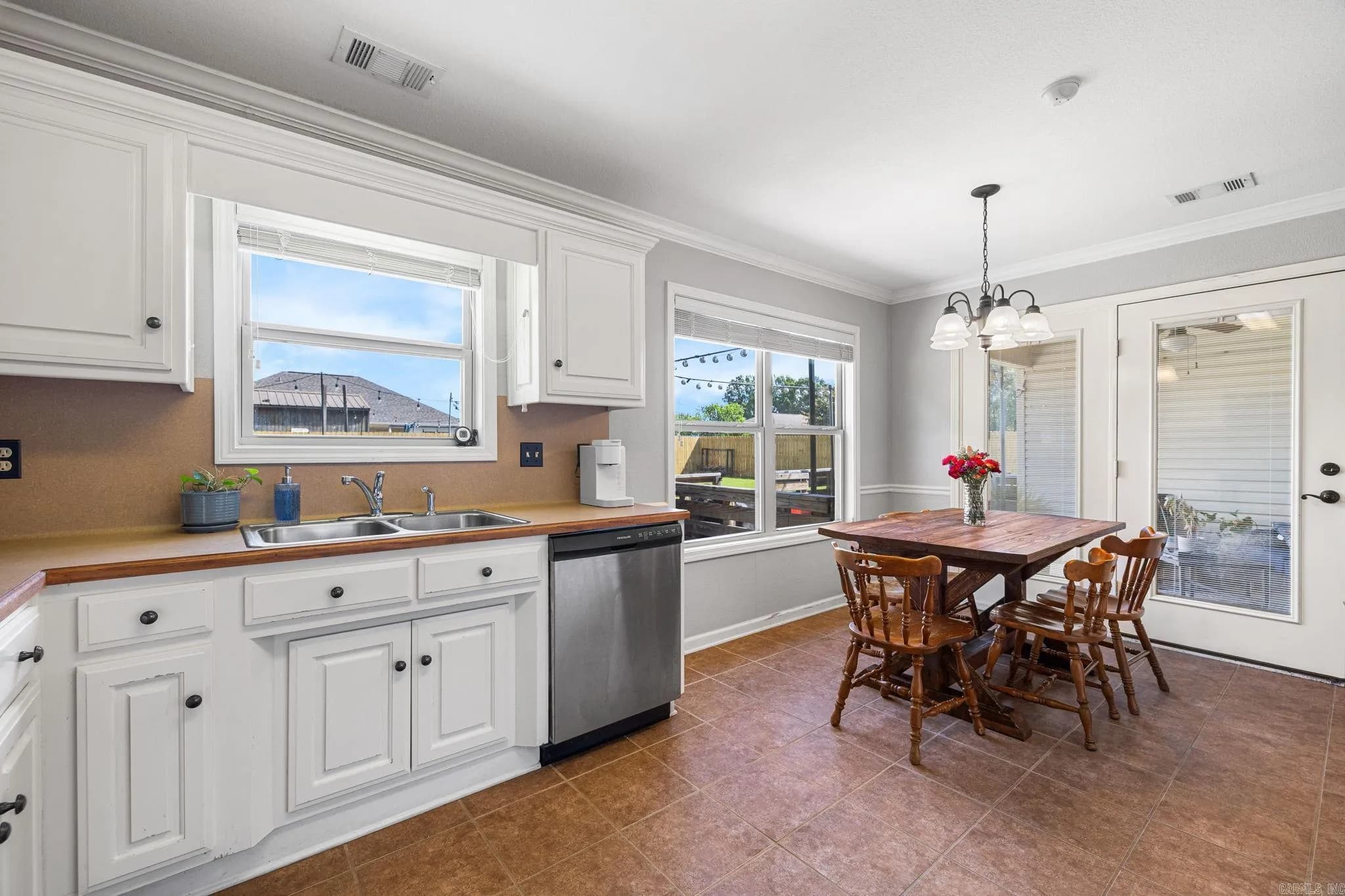 Property at 73  Seminole - Image 12