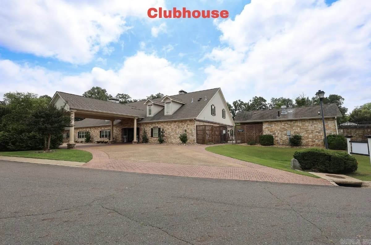 Property at 212  Willow bend - Image 28
