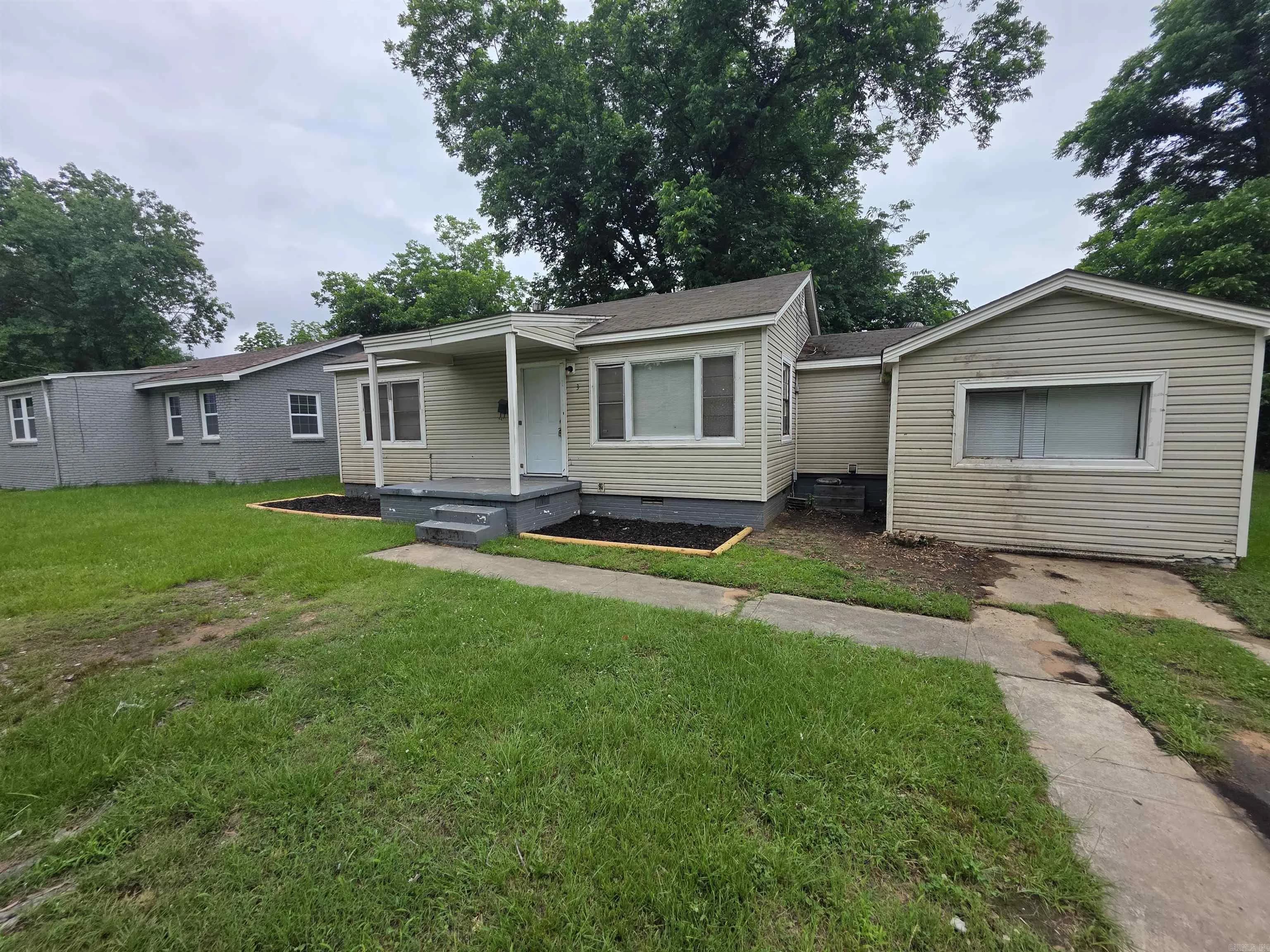 Property at 3  Neal - Image 3