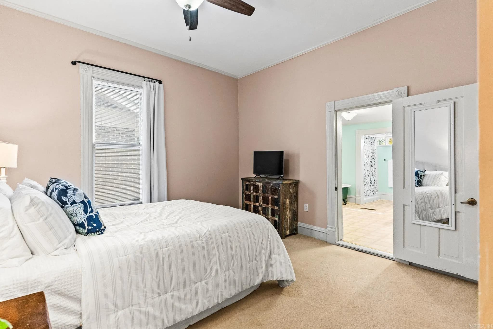 Property at 321 W 22nd - Image 24