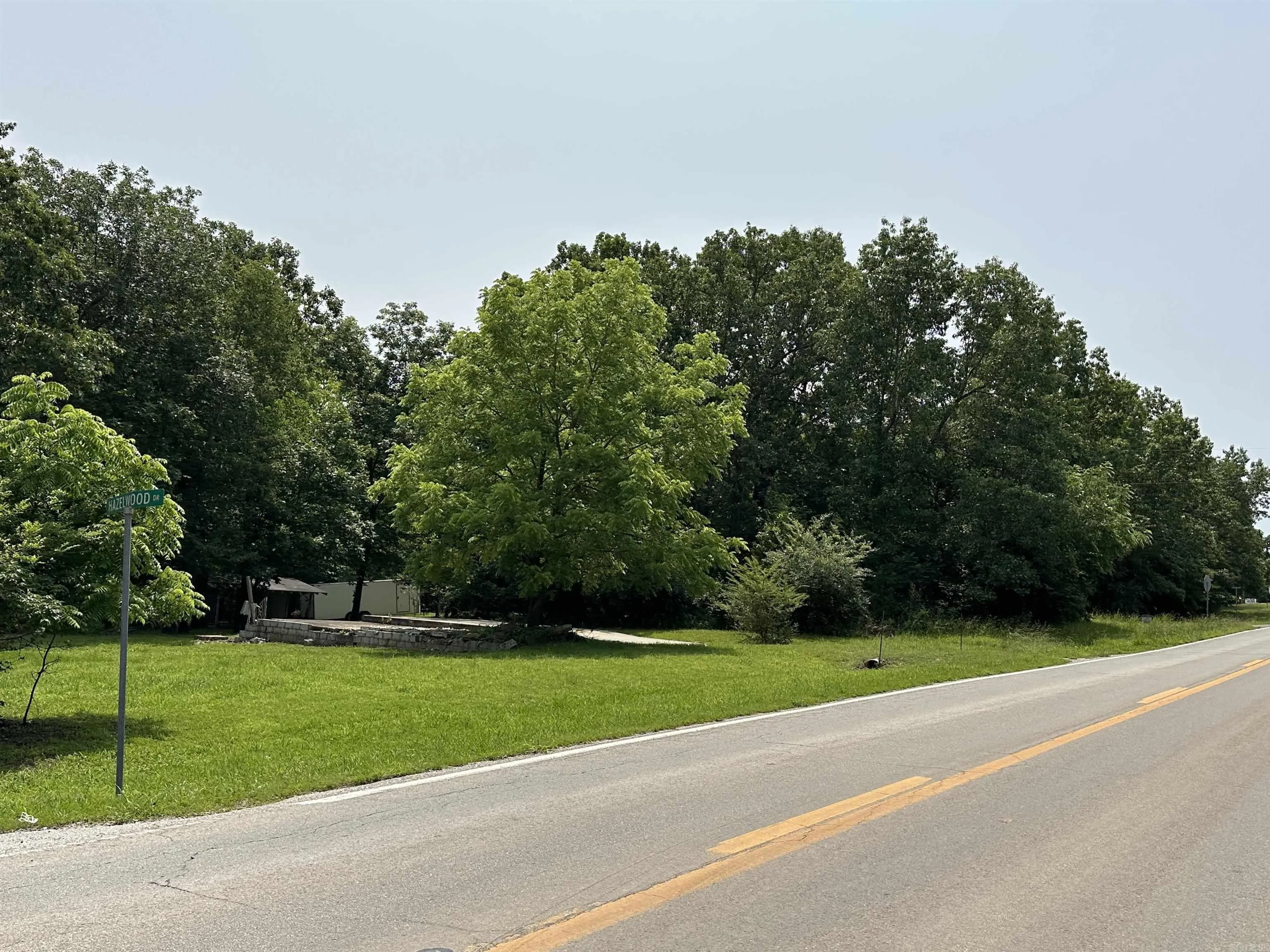 Property at 320  Hazelwood drive - Image 8