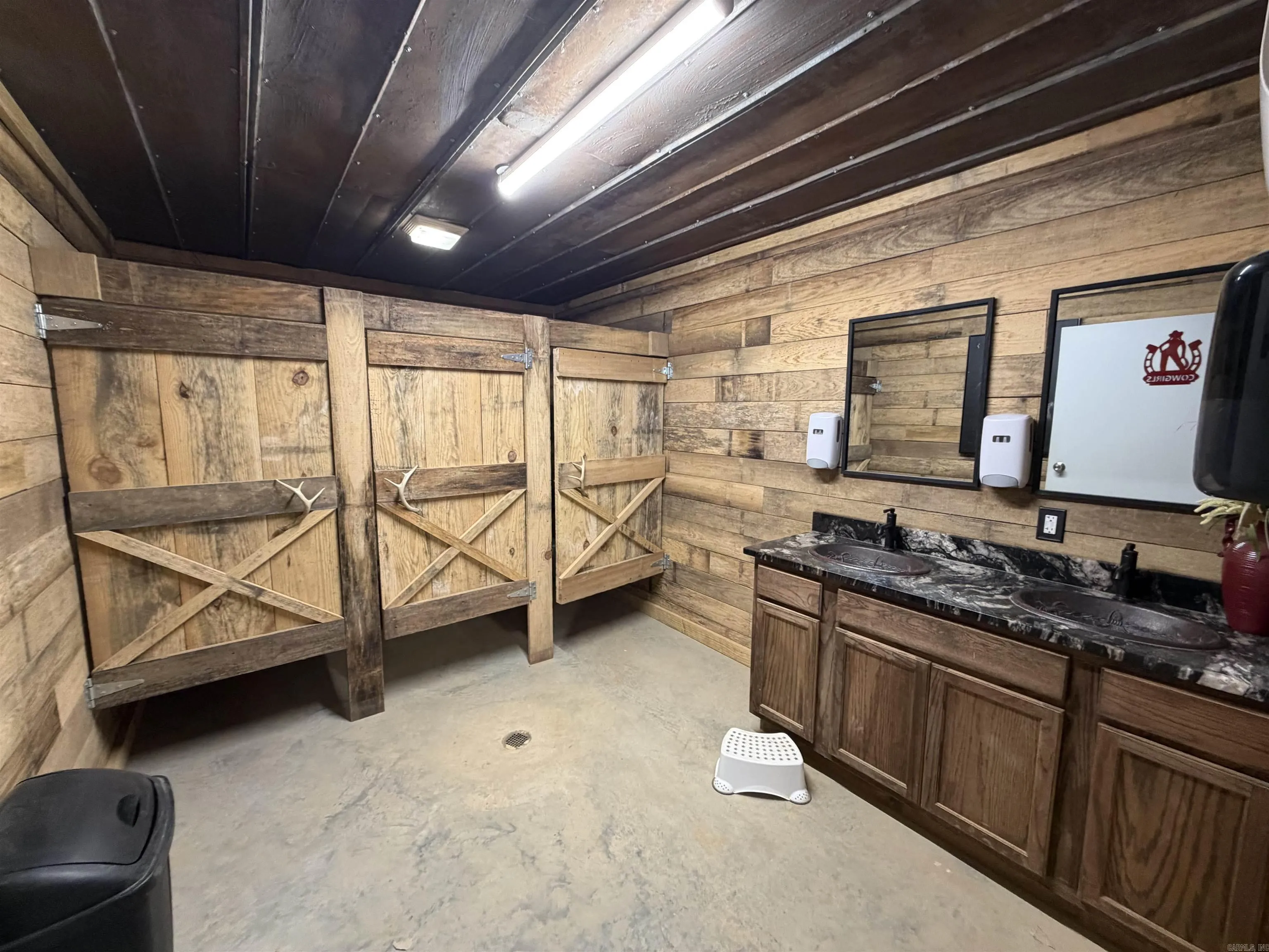 Property at 5690  Sheridan - Image 15