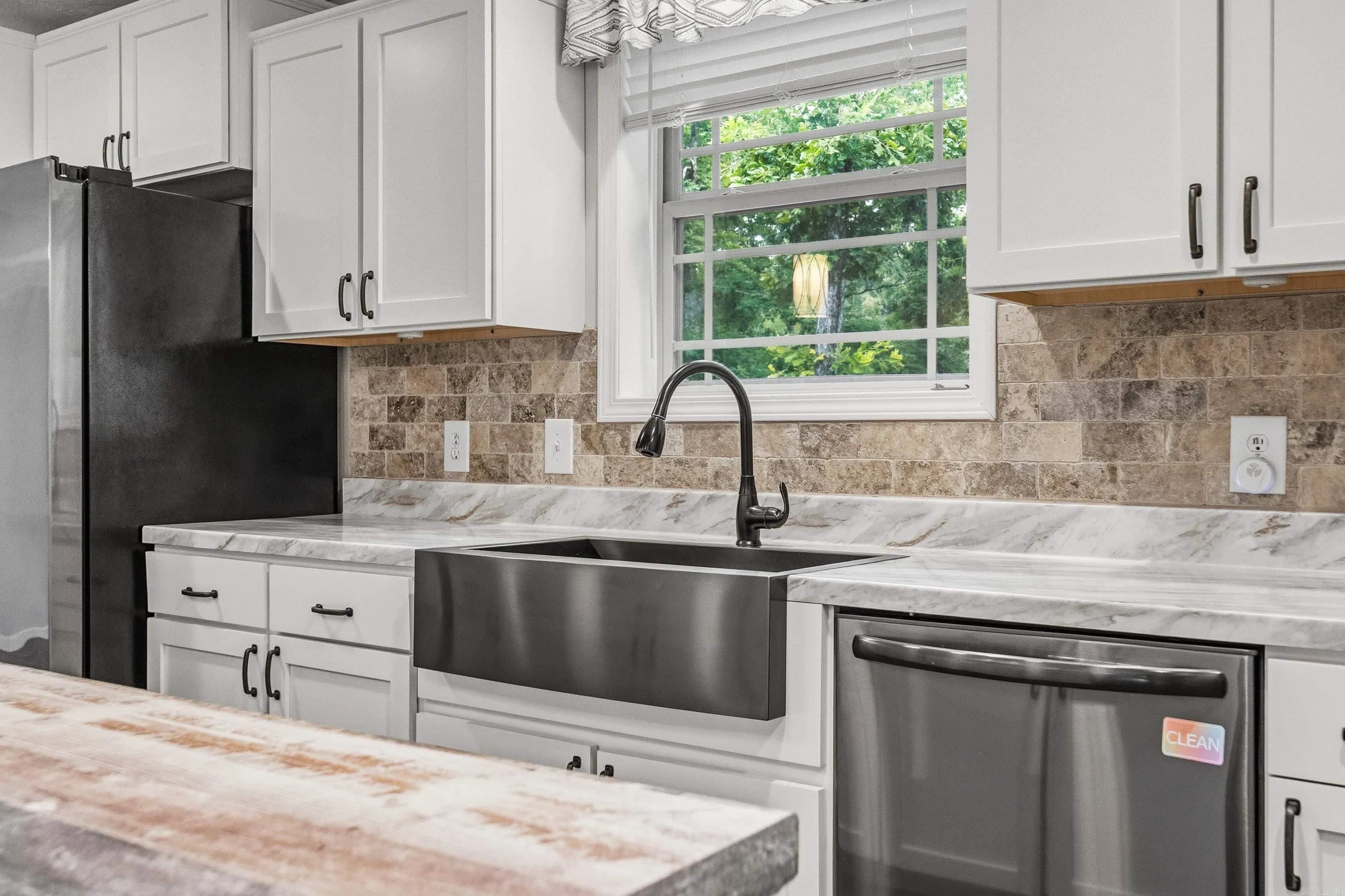Property at 764  Whitfield - Image 7