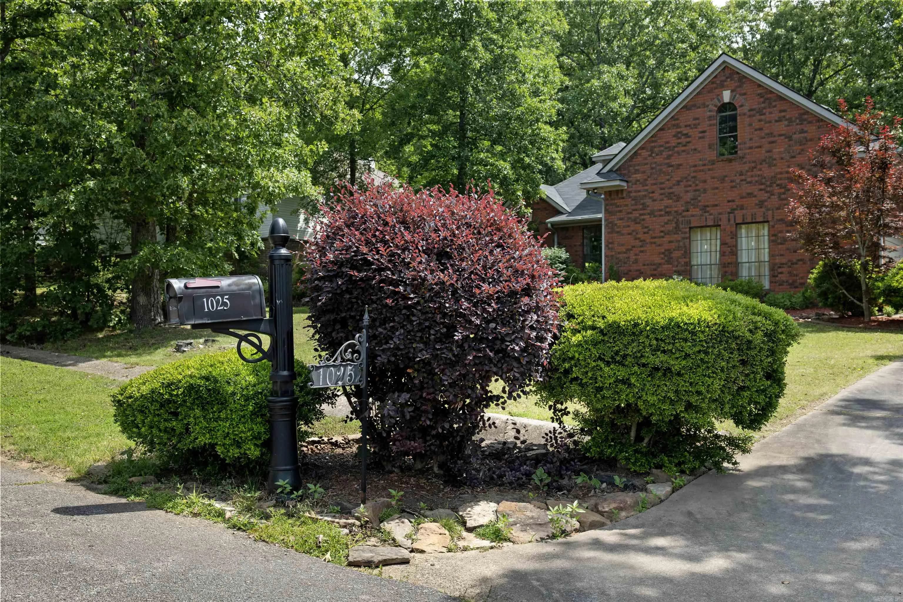 Property at 1025  Fox run - Image 2