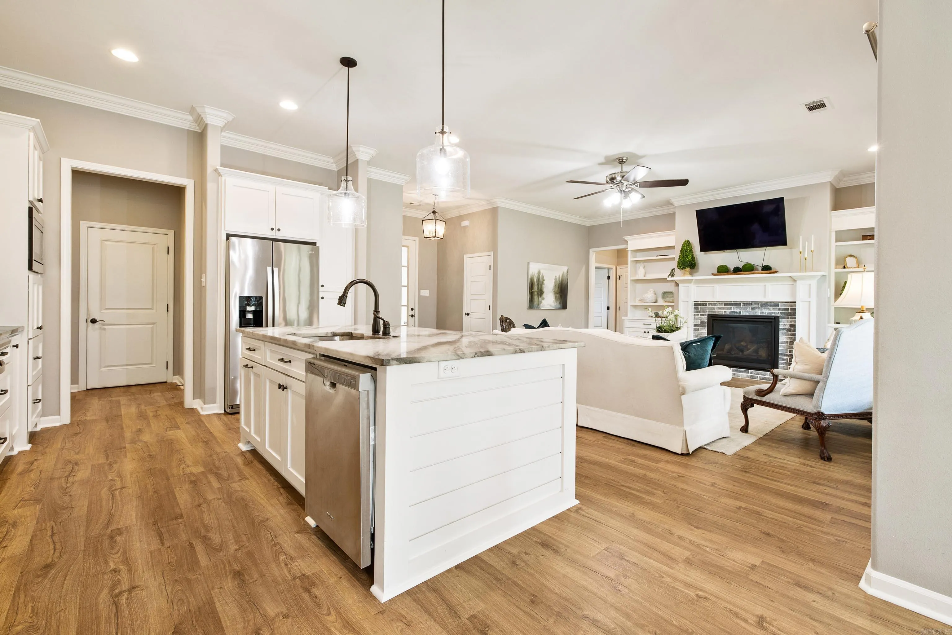 Property at 4320  Sloan drive - Image 11