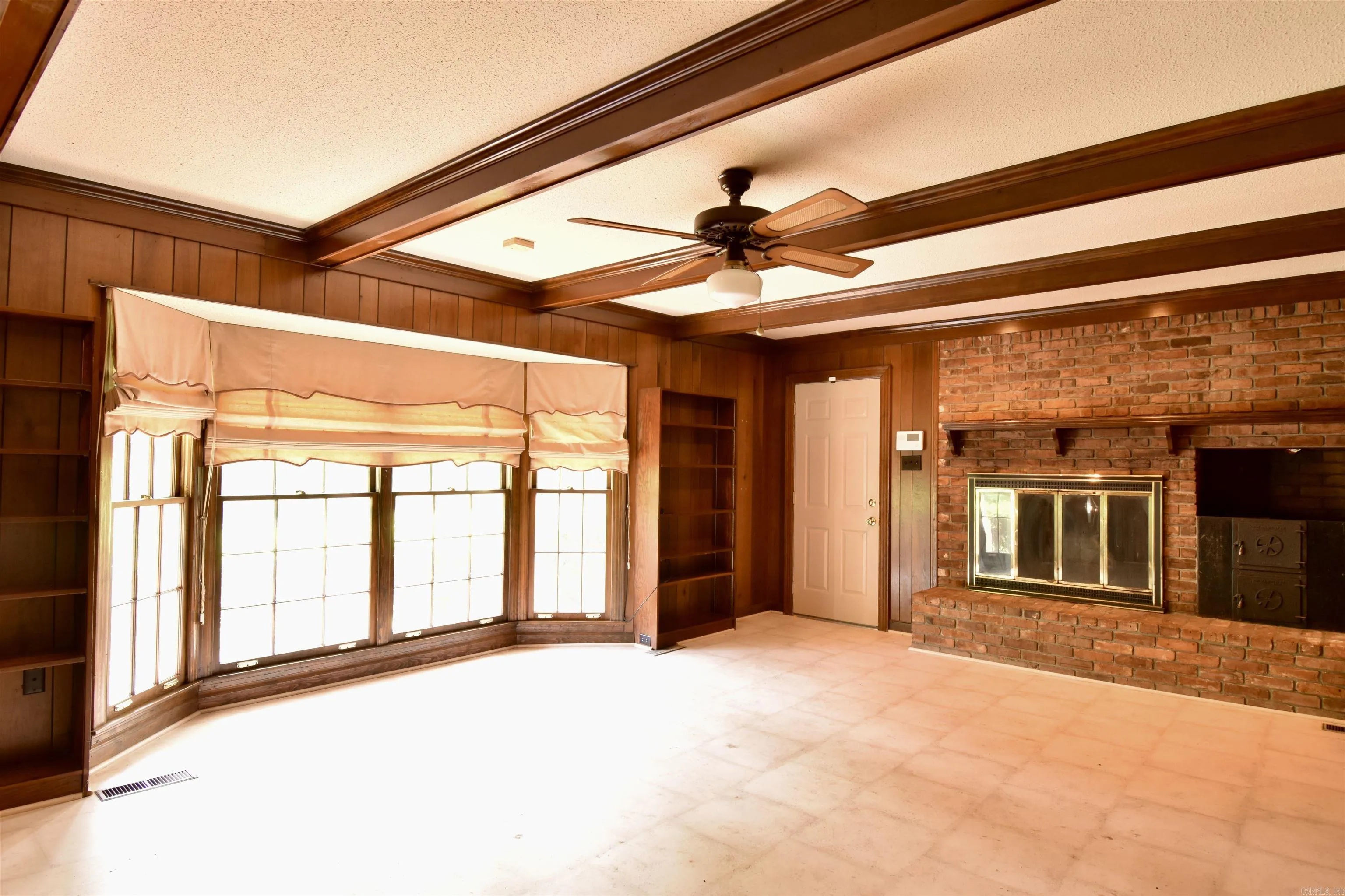 Property at 100  Quapaw - Image 23