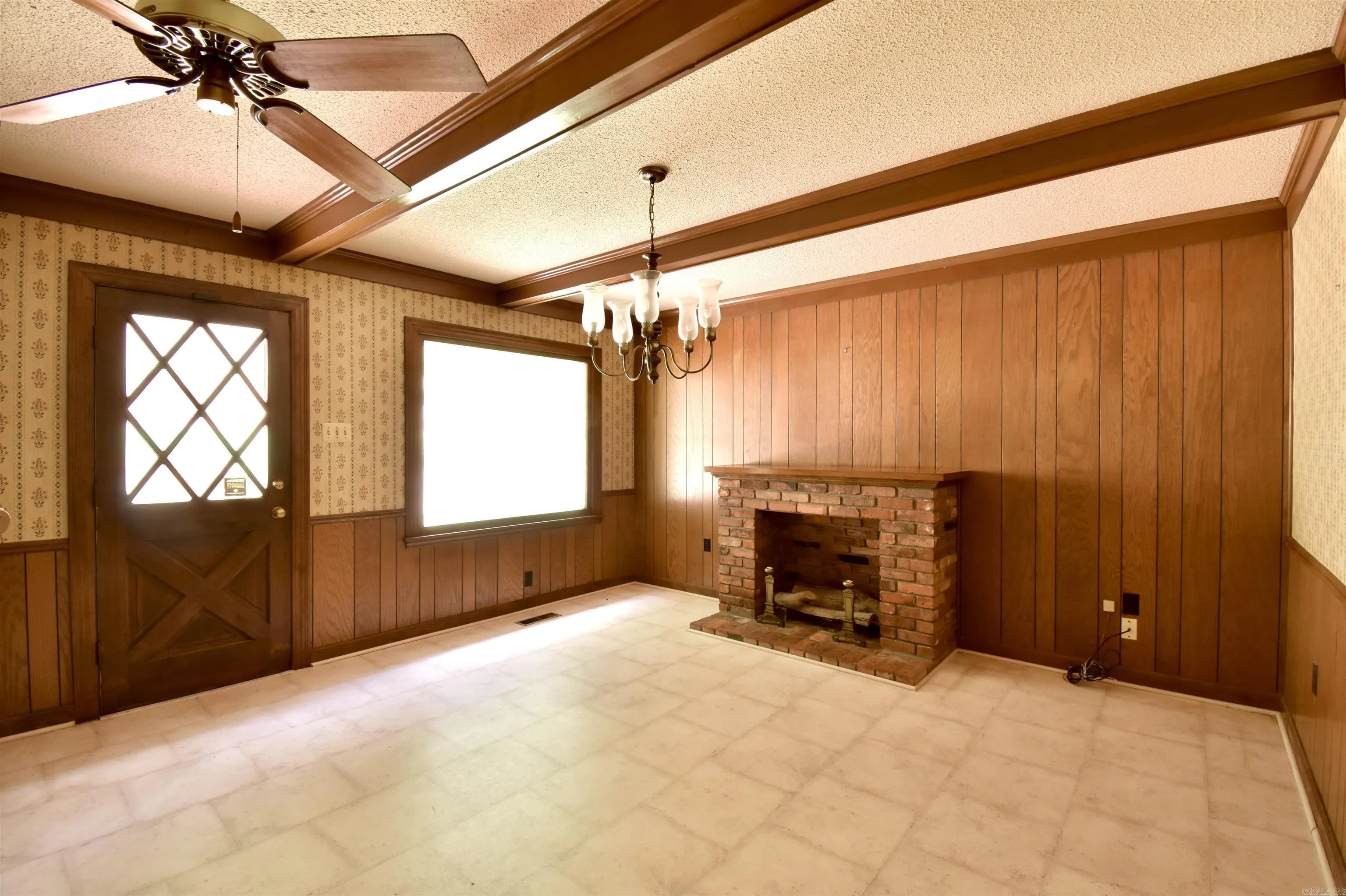 Property at 100  Quapaw - Image 21