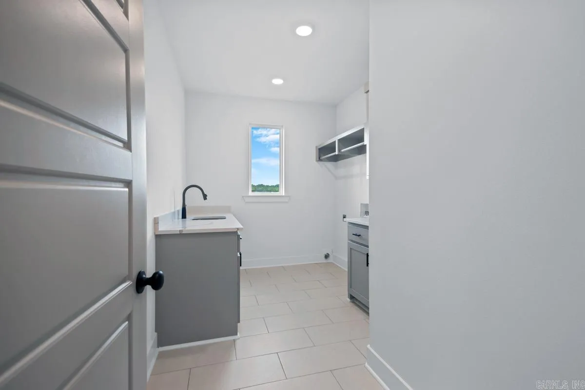 Property at 101  Kelton - Image 23