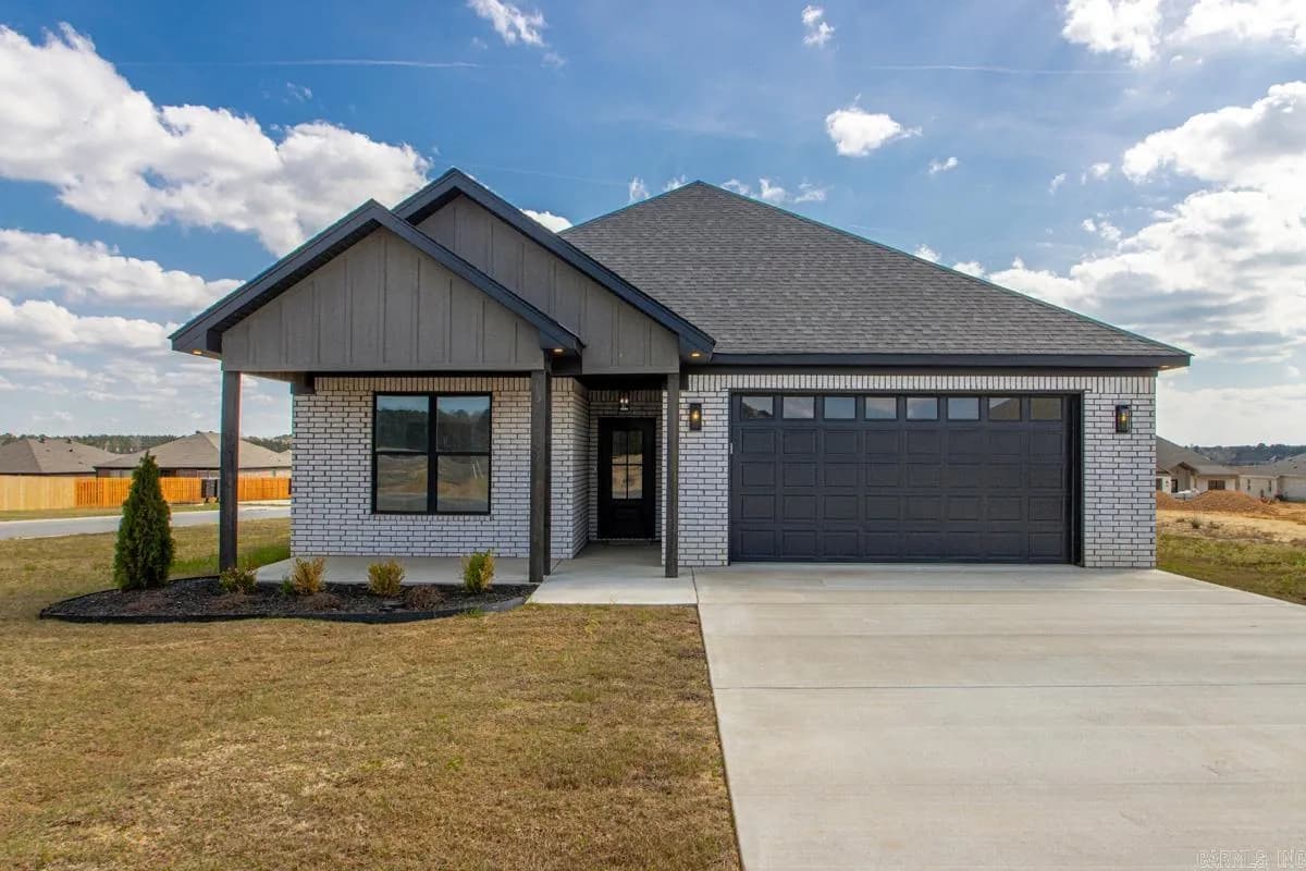 Property at 101  Kelton - Image 4