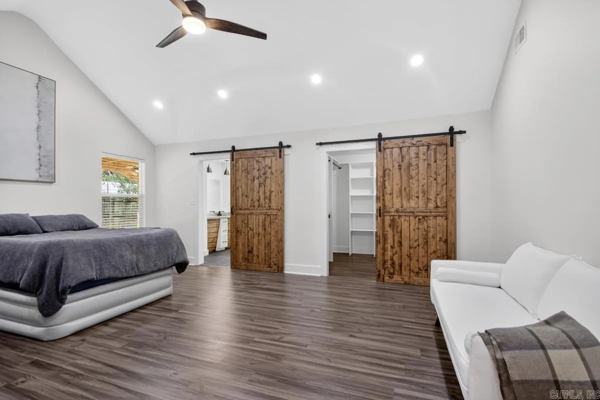 Property at 7513  Hart - Image 29