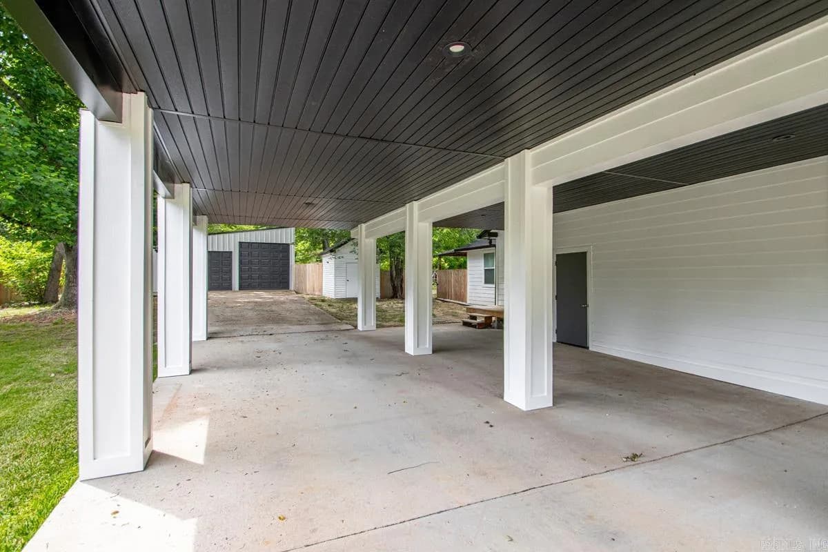 Property at 7513  Hart - Image 6