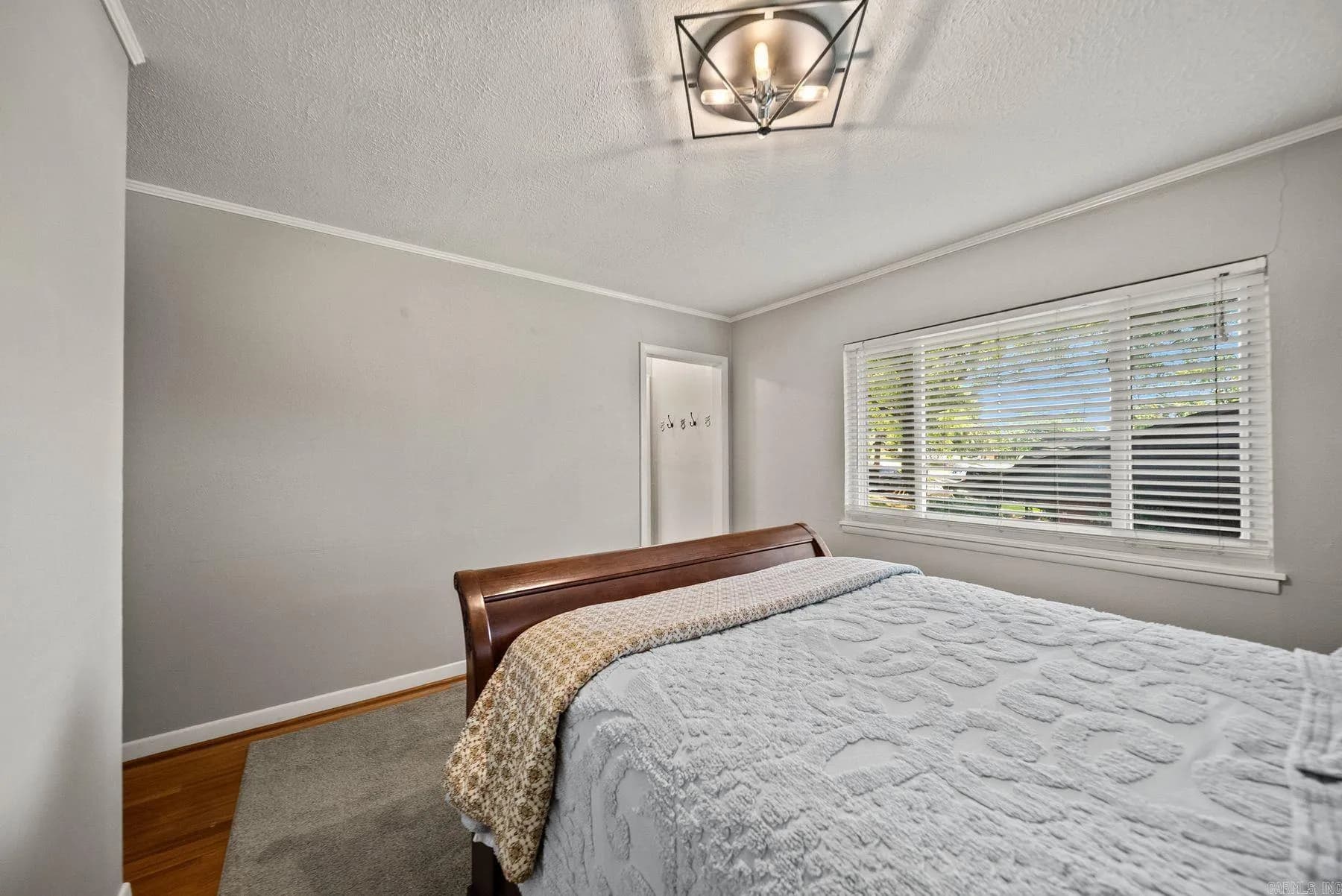 Property at 508  Ivory - Image 22